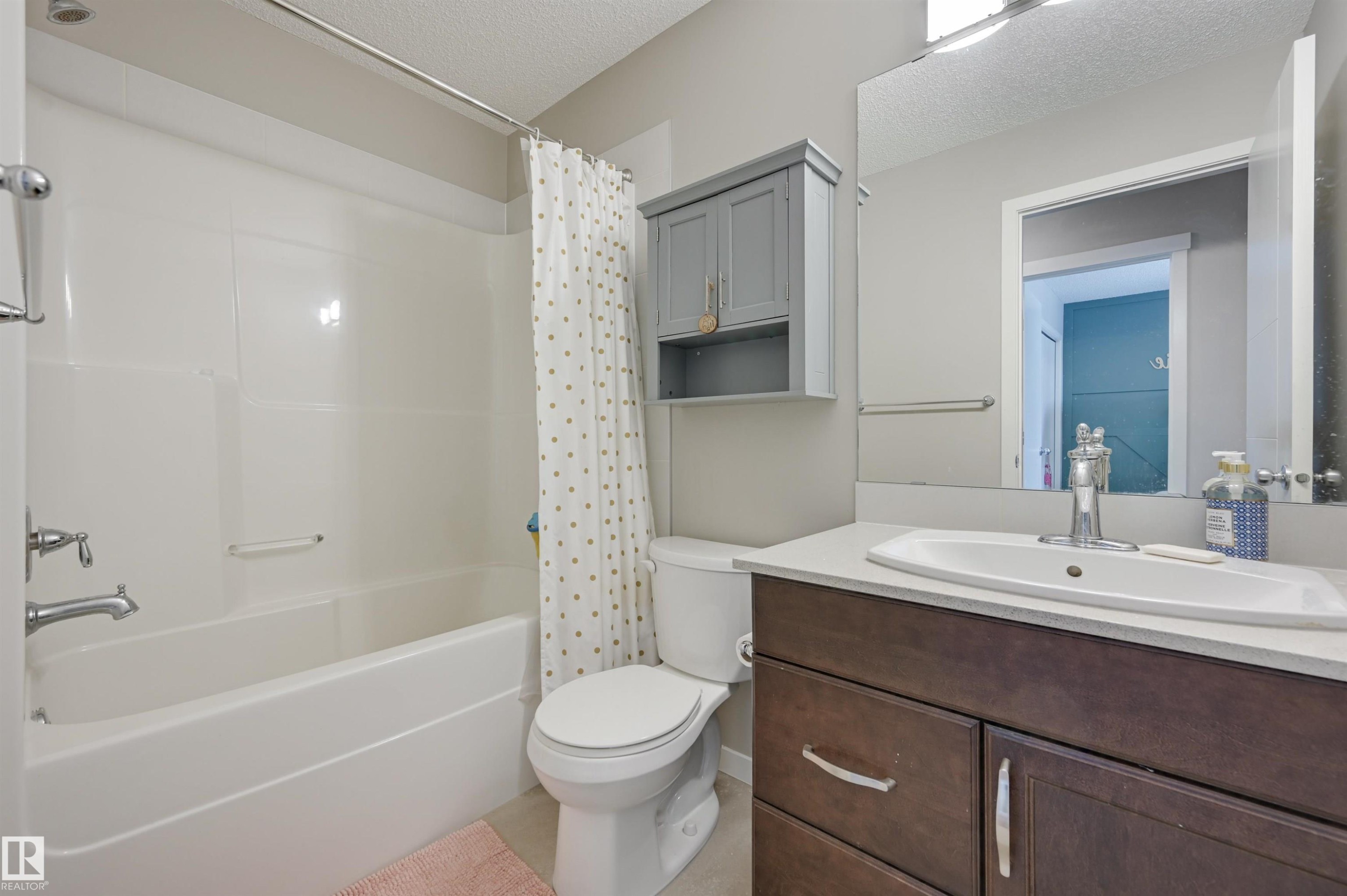 921 Ebbers Crescent, Edmonton, AB - Indoor Photo Showing Bathroom