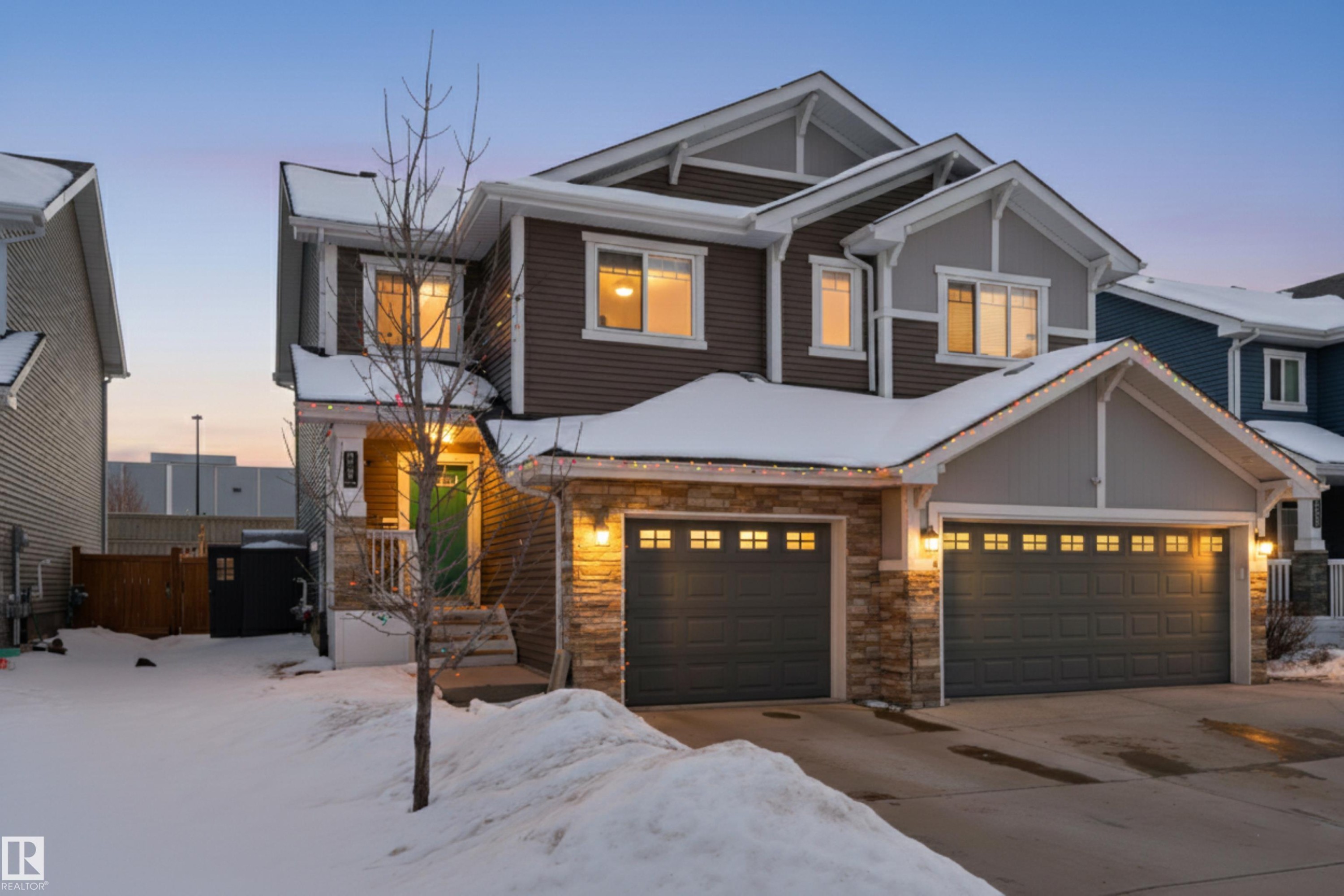 921 Ebbers Crescent, Edmonton, AB - Outdoor With Facade