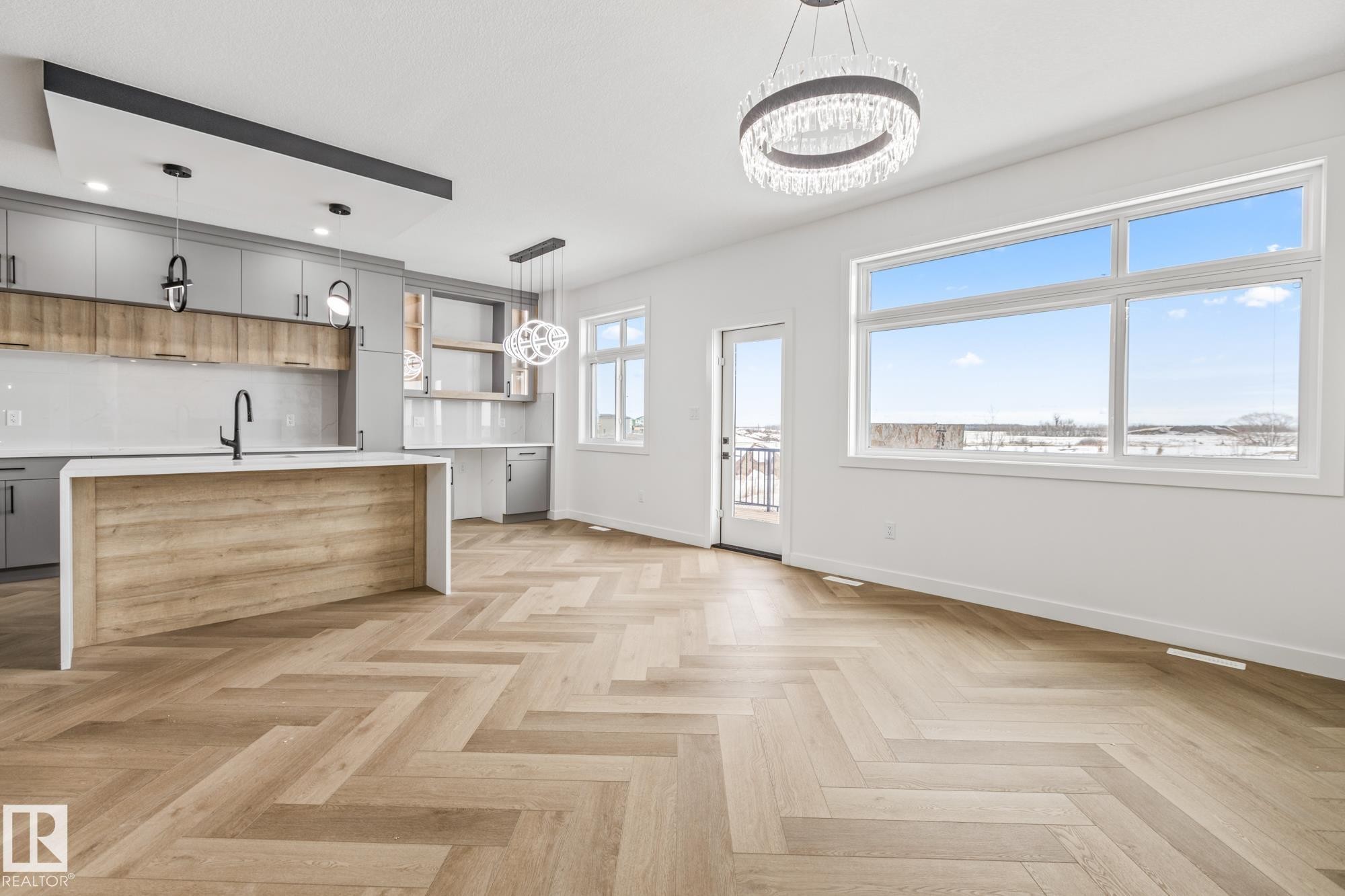 416 Pine Point(E), Leduc, AB - Indoor Photo Showing Kitchen