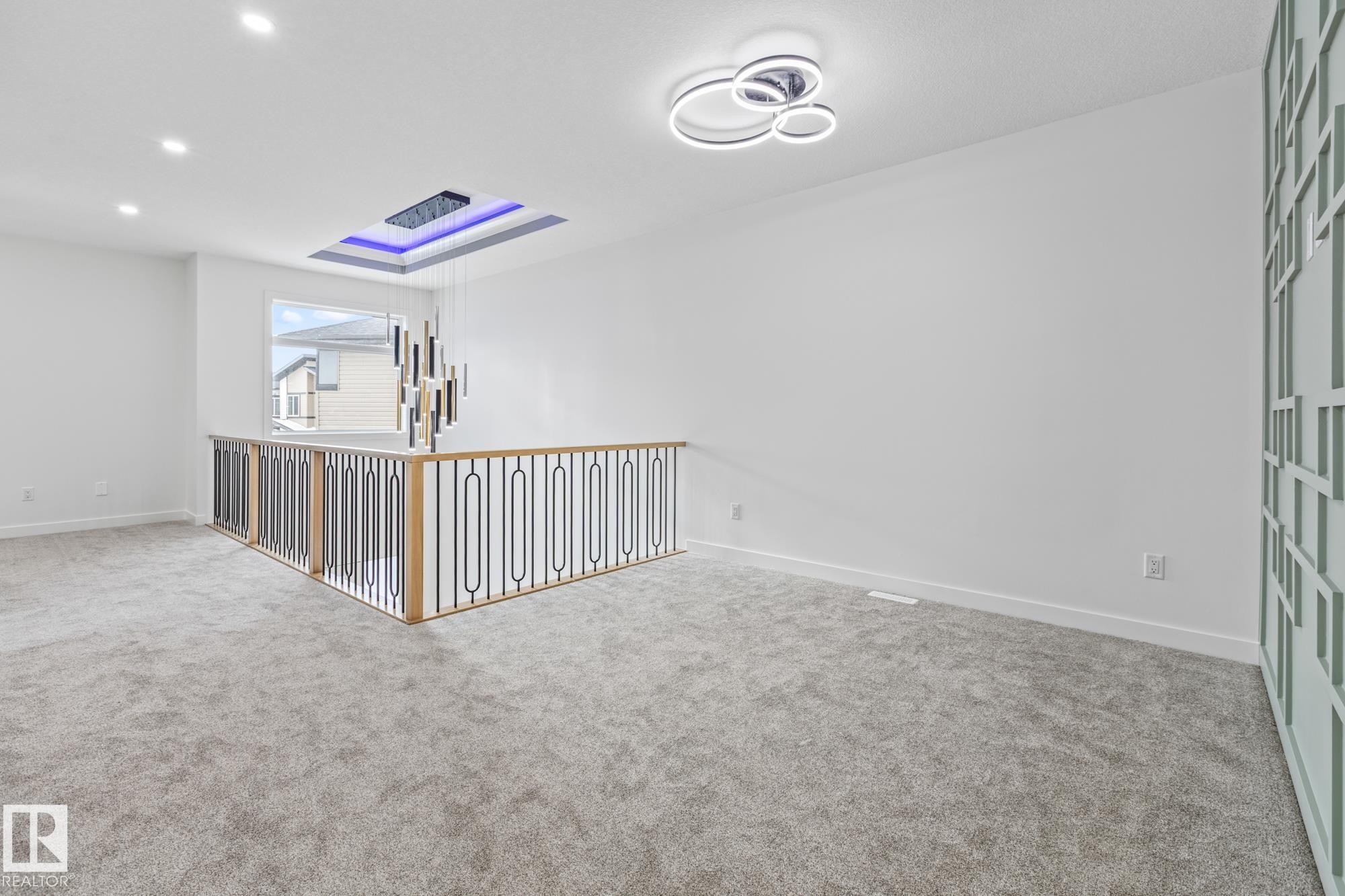 416 Pine Point(E), Leduc, AB - Indoor Photo Showing Other Room