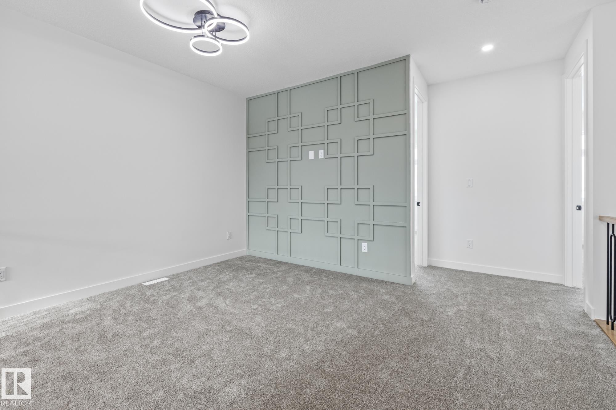 416 Pine Point(E), Leduc, AB - Indoor Photo Showing Other Room