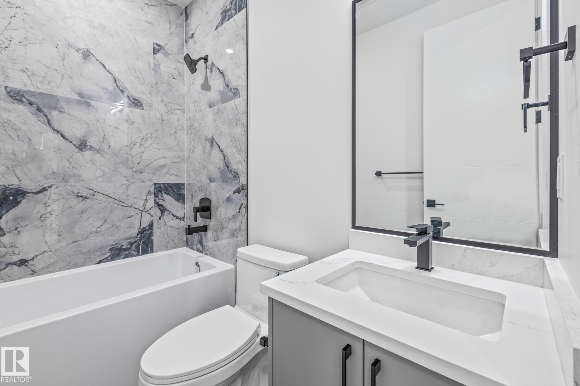 416 Pine Point(E), Leduc, AB - Indoor Photo Showing Bathroom