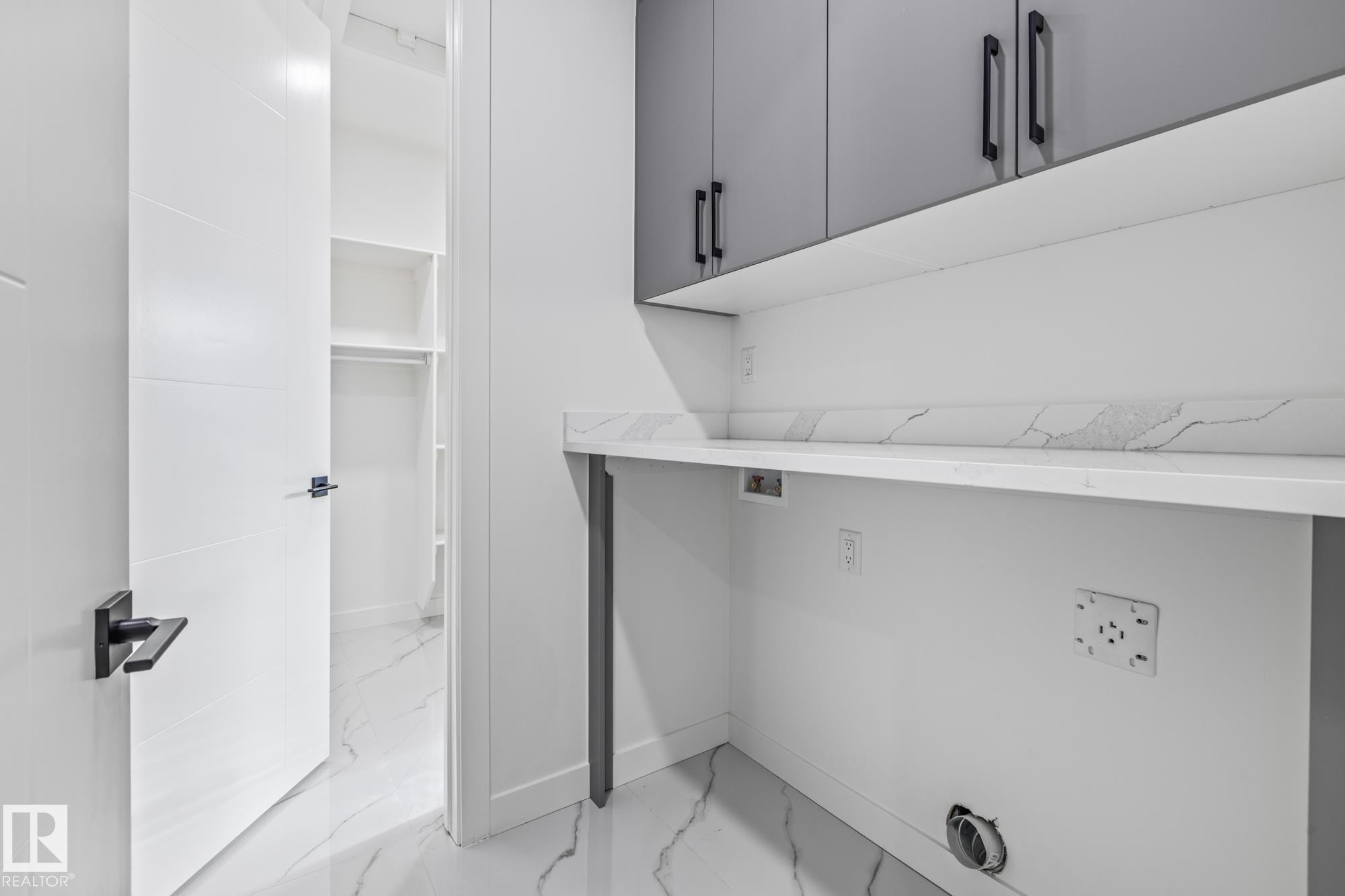 416 Pine Point(E), Leduc, AB - Indoor