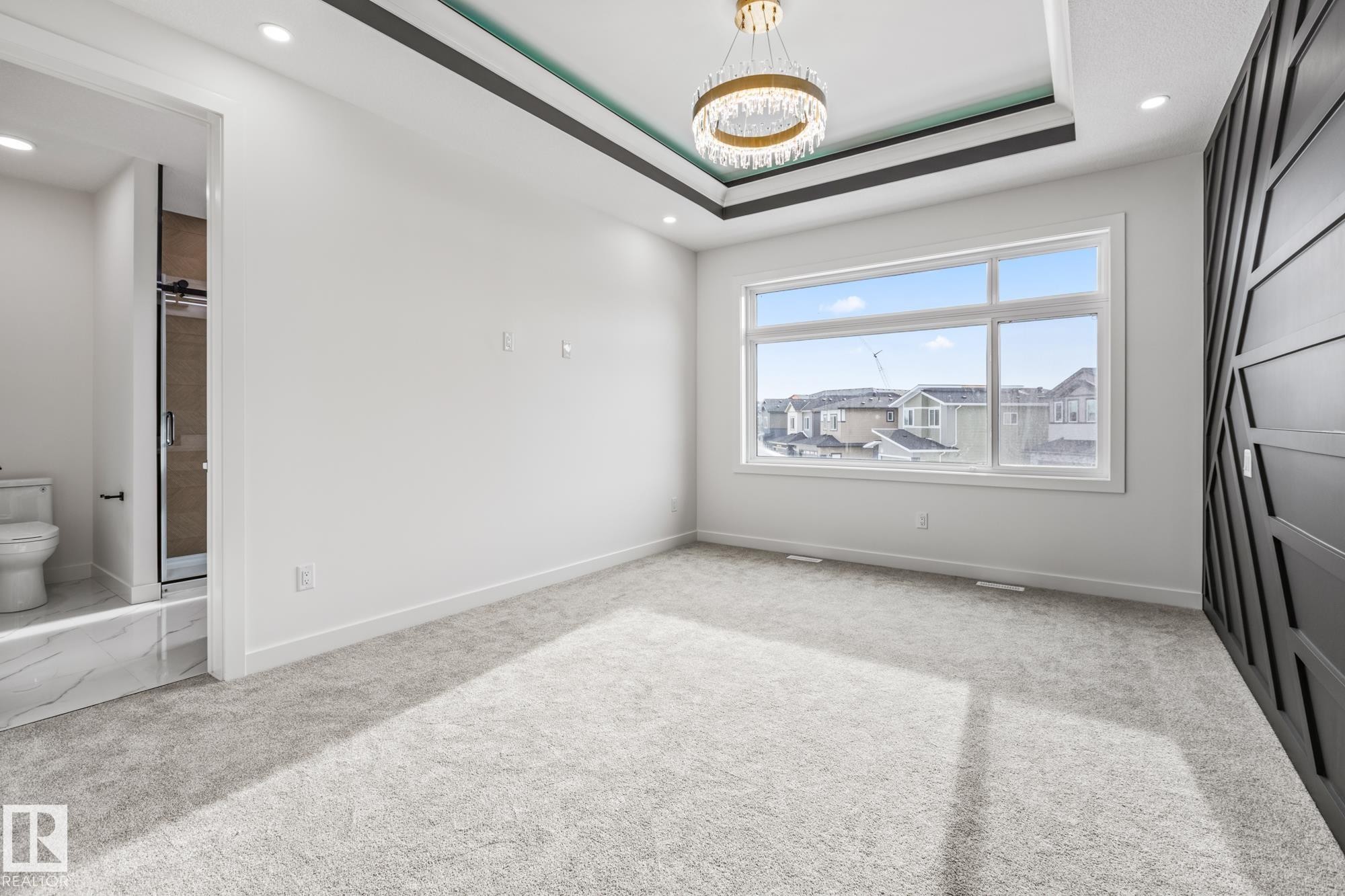 416 Pine Point(E), Leduc, AB - Indoor Photo Showing Other Room