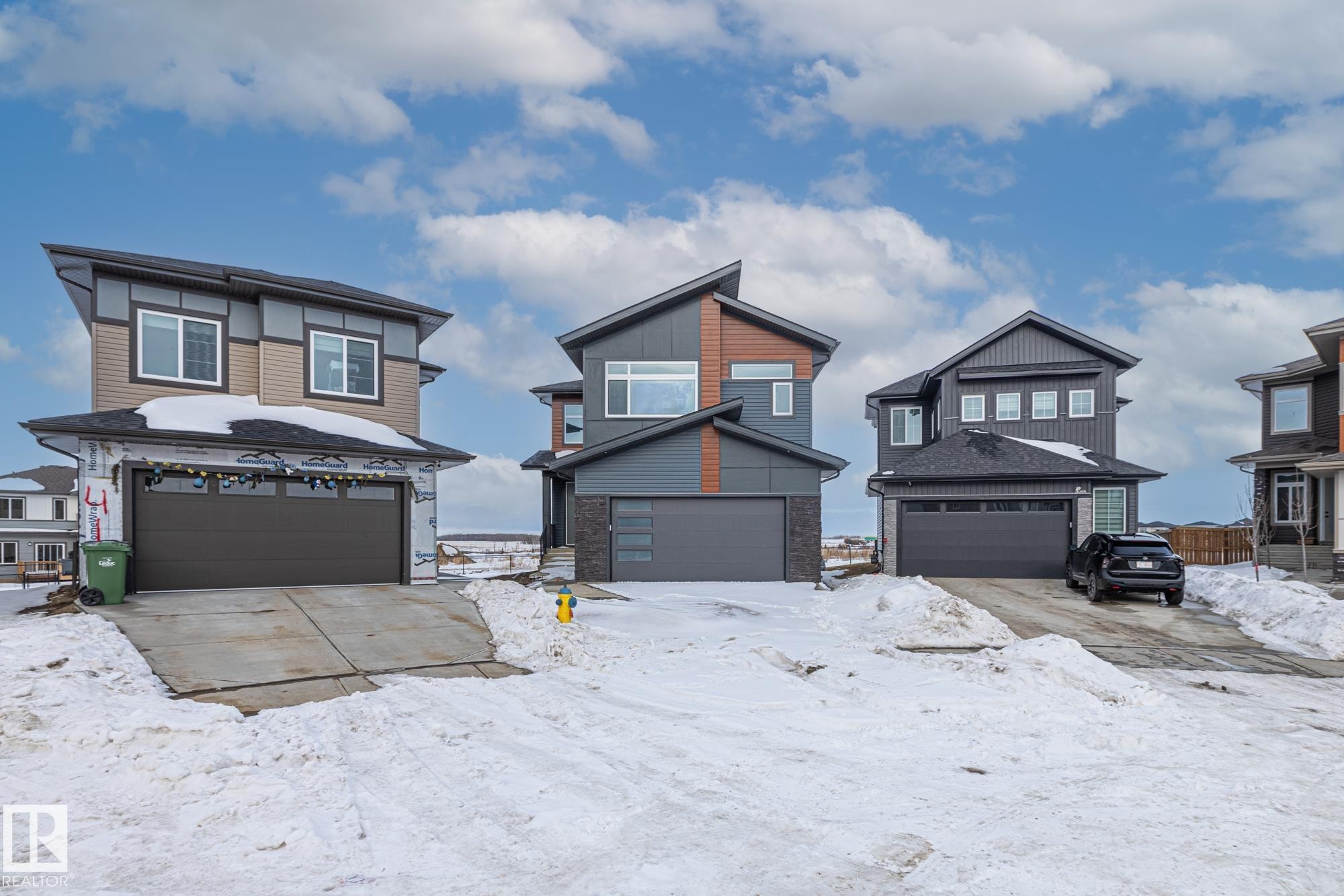 416 Pine Point(E), Leduc, AB - Outdoor With Facade