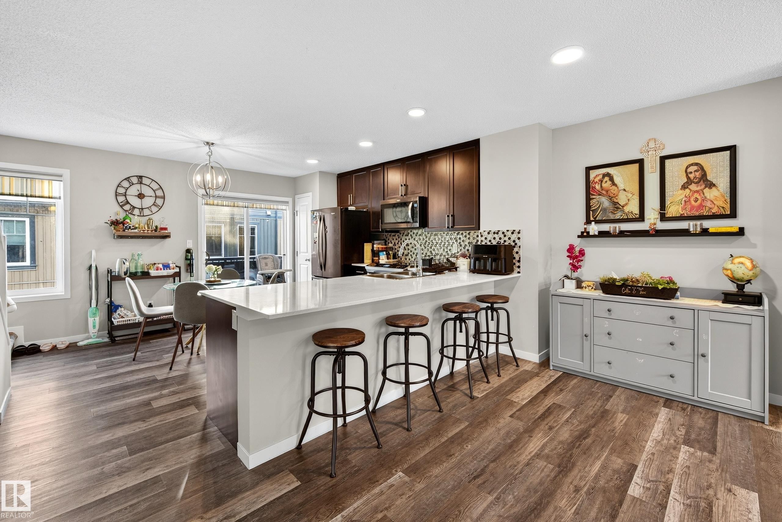 103 3305 Orchards Link, Edmonton, AB - Indoor Photo Showing Kitchen