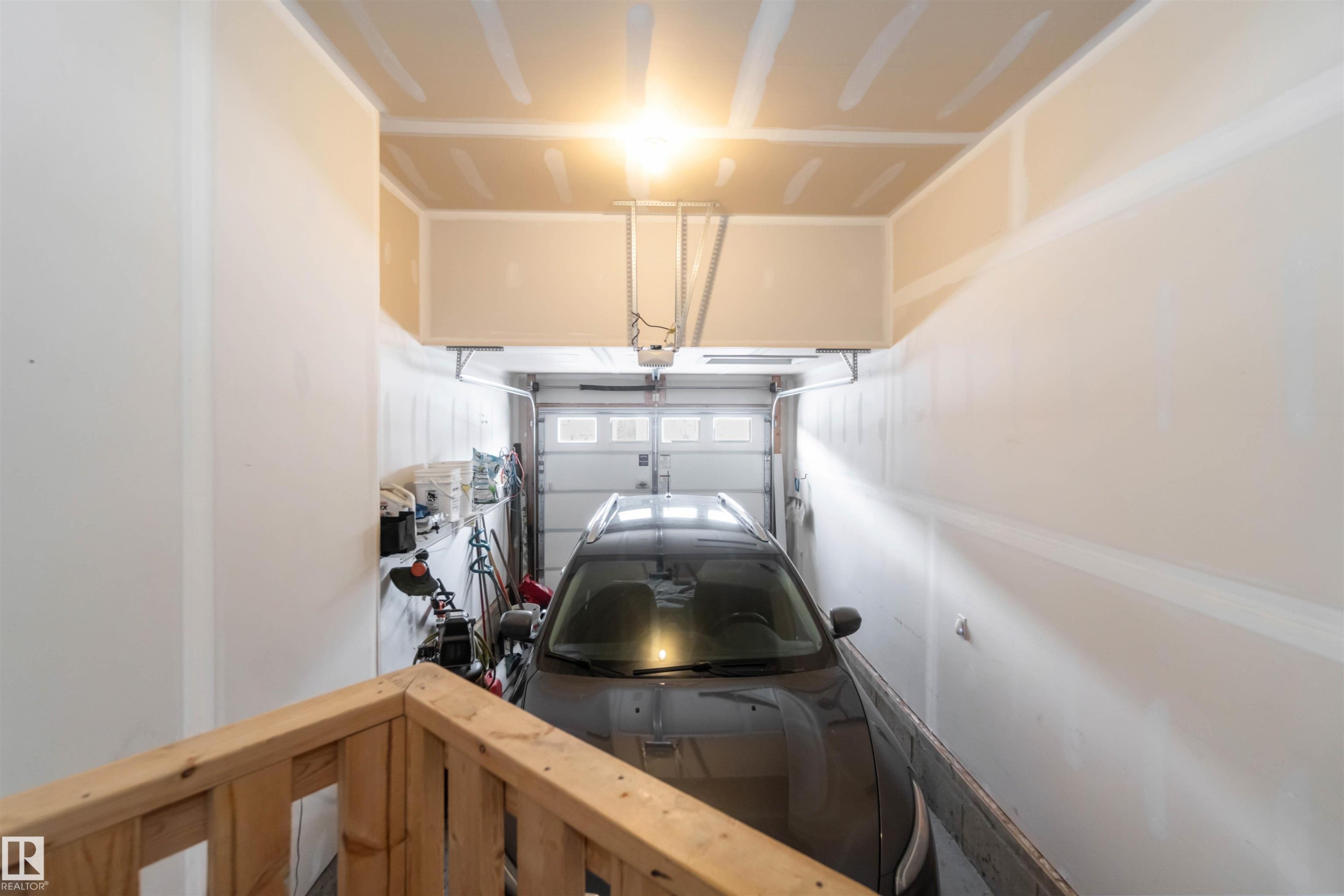 View of garage - 17143 38 Street, Edmonton, AB - Indoor Photo Showing Garage