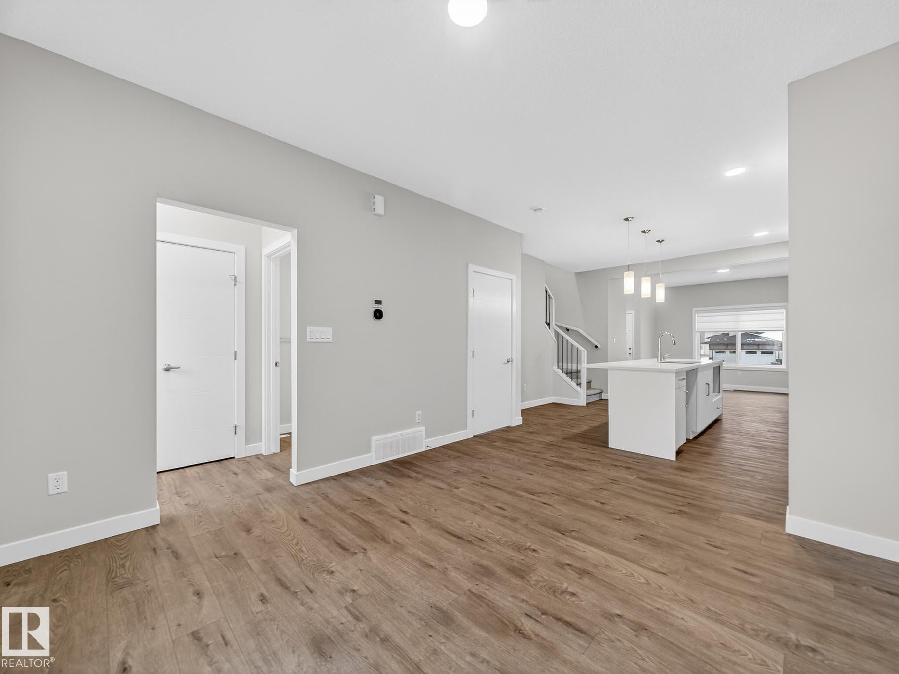 301 Brae Way, Leduc, AB - Indoor Photo Showing Other Room