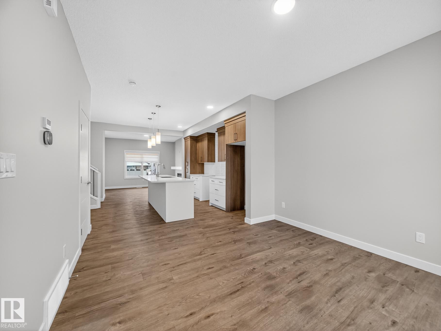 301 Brae Way, Leduc, AB - Indoor