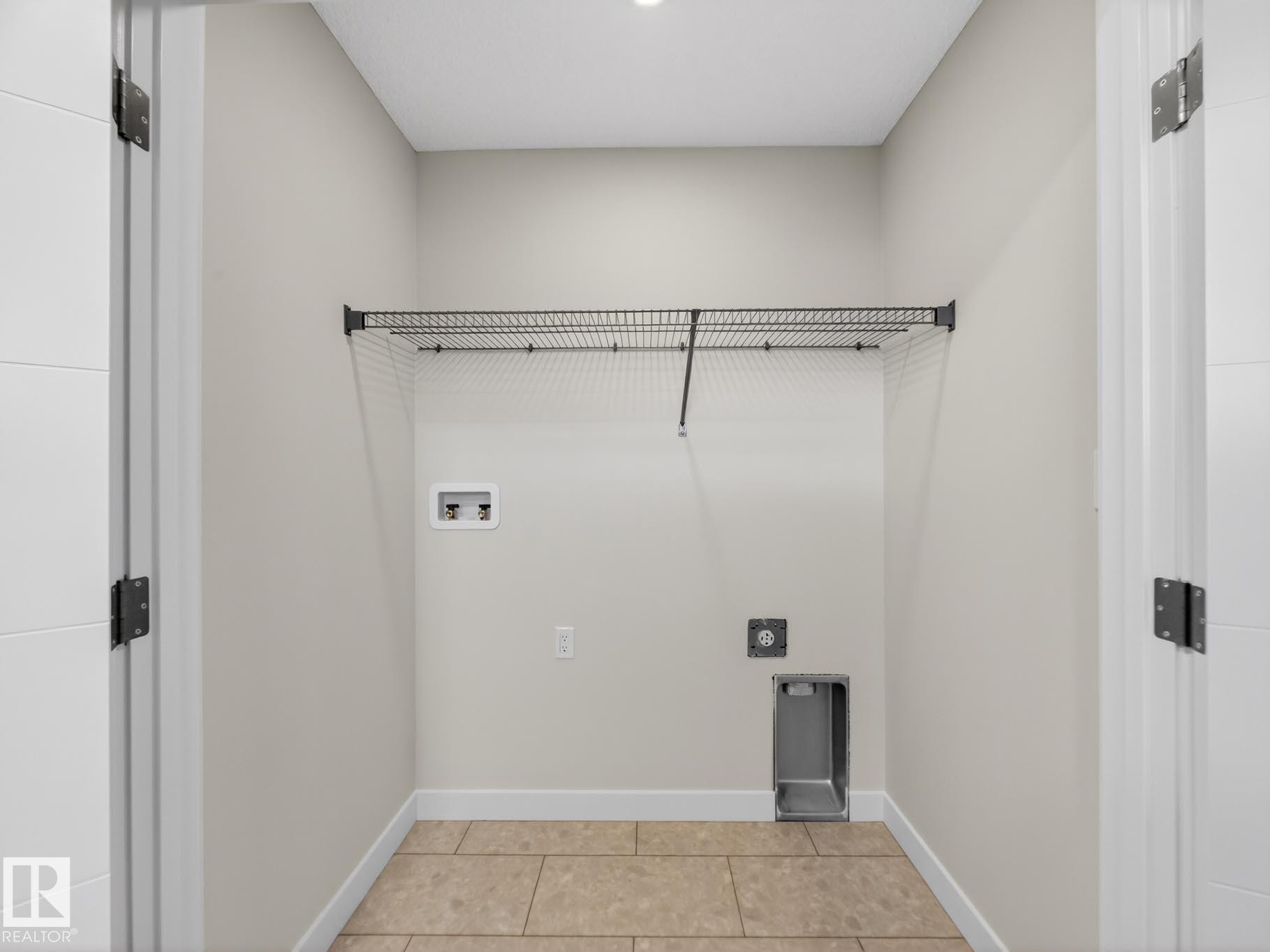301 Brae Way, Leduc, AB - Indoor With Storage