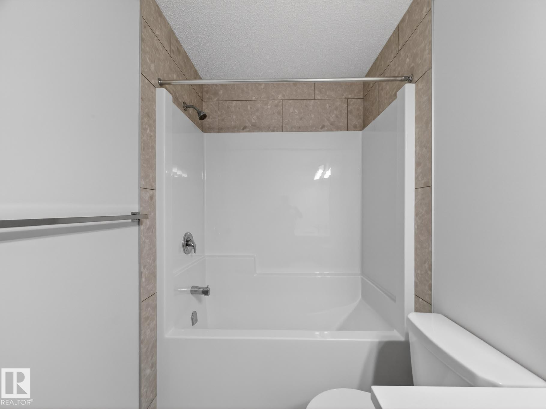 301 Brae Way, Leduc, AB - Indoor Photo Showing Bathroom