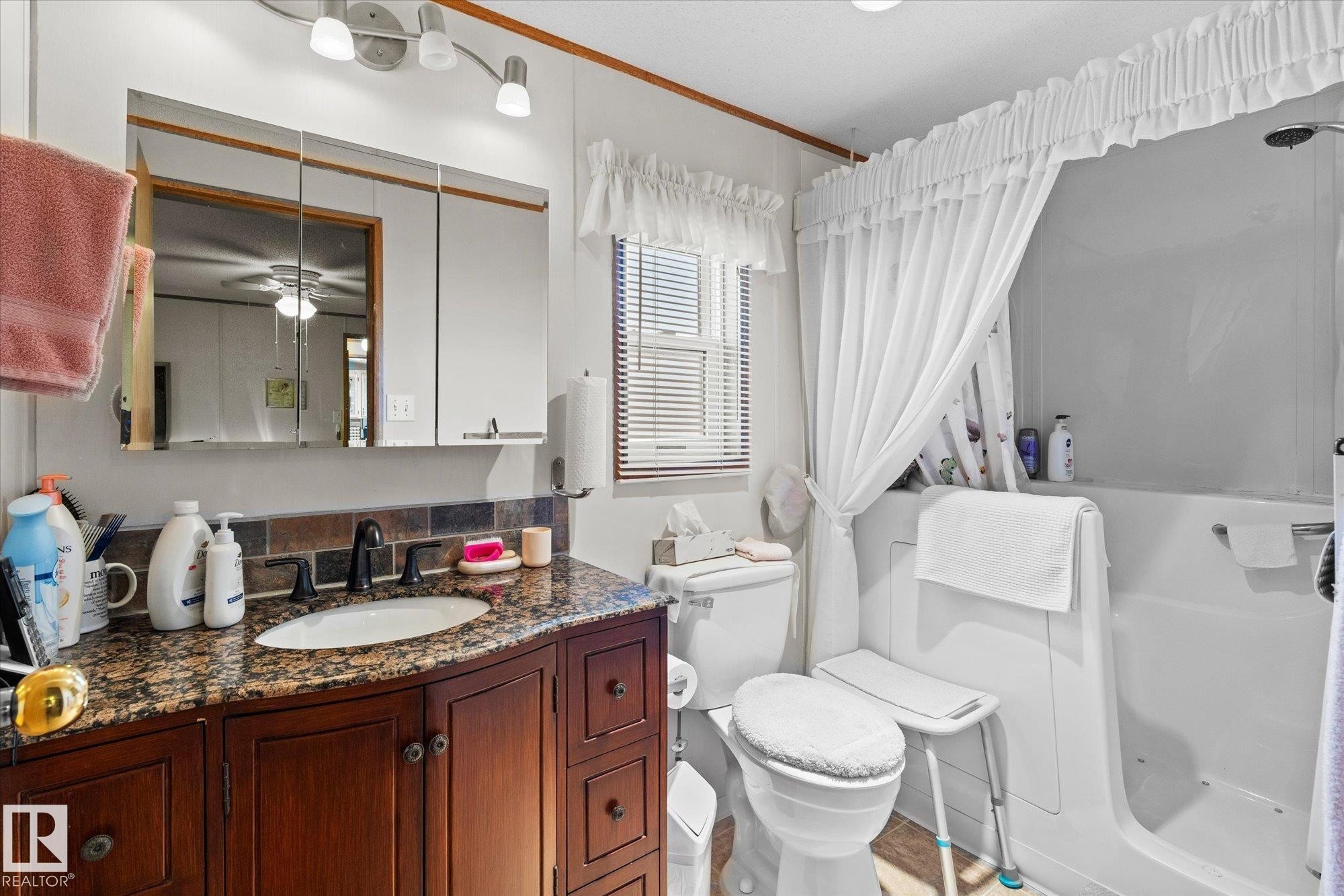 89-3400 48, Stony Plain, AB - Indoor Photo Showing Bathroom