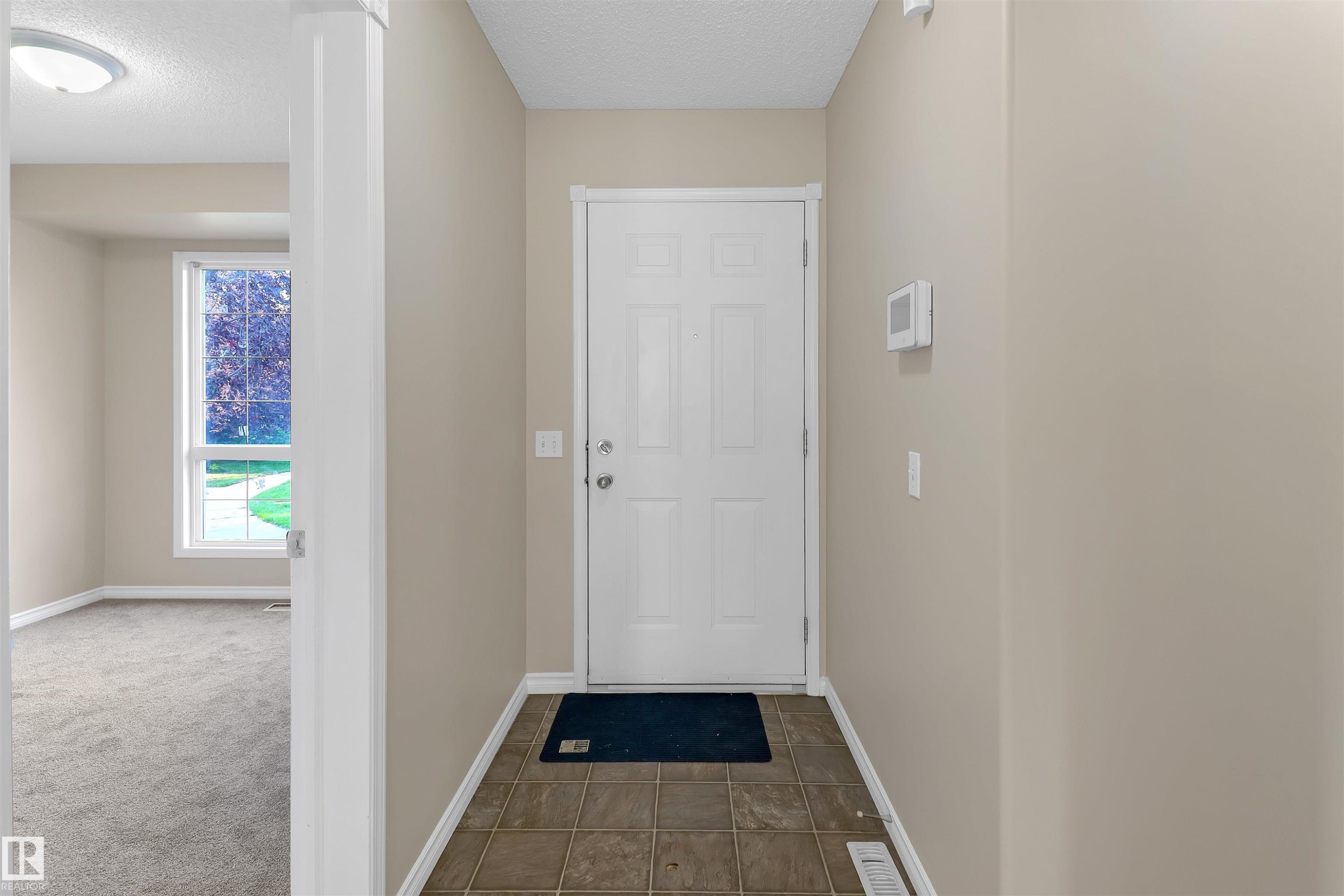 460 Gibb Wynd, Edmonton, AB - Indoor Photo Showing Other Room