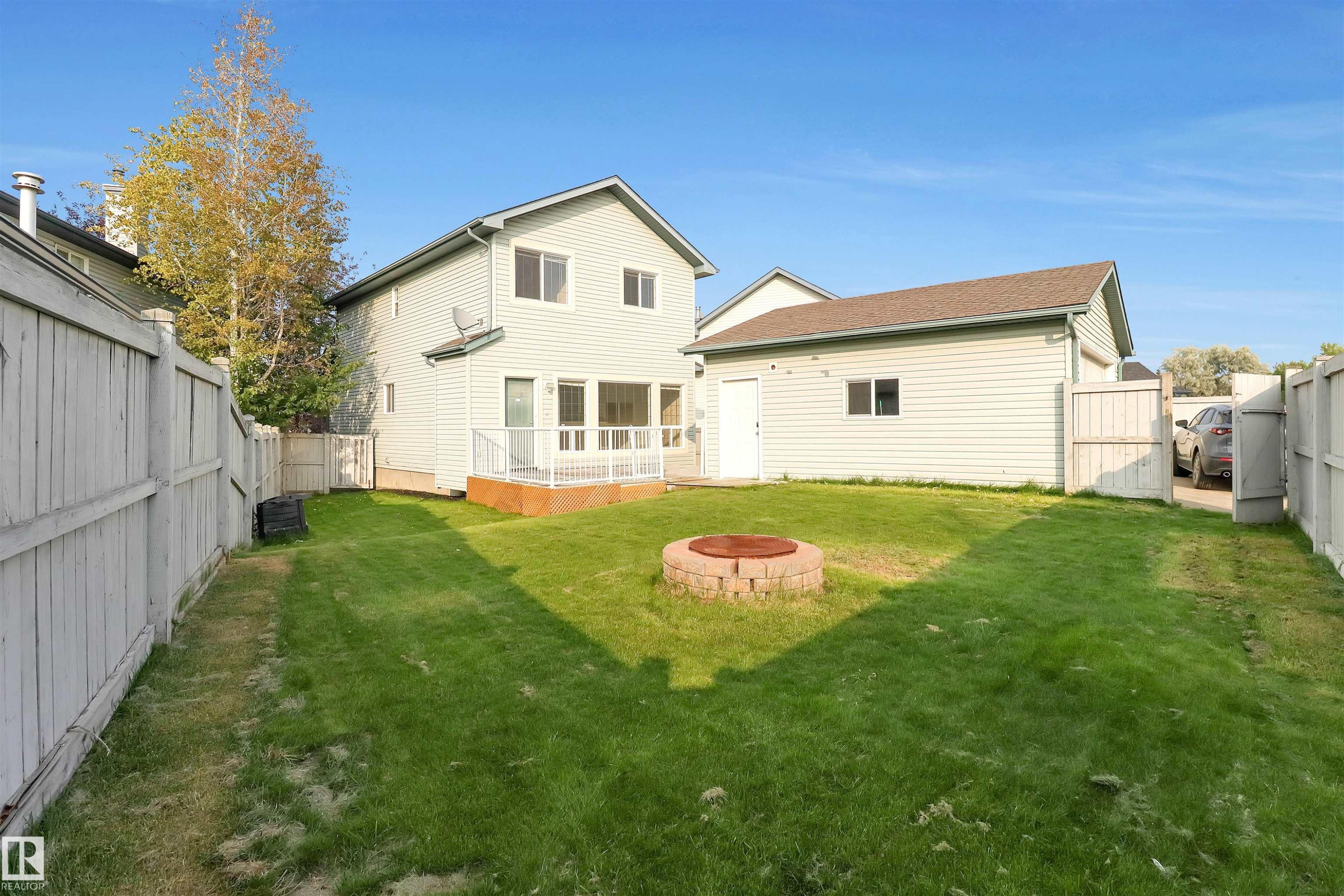460 Gibb Wynd, Edmonton, AB - Outdoor