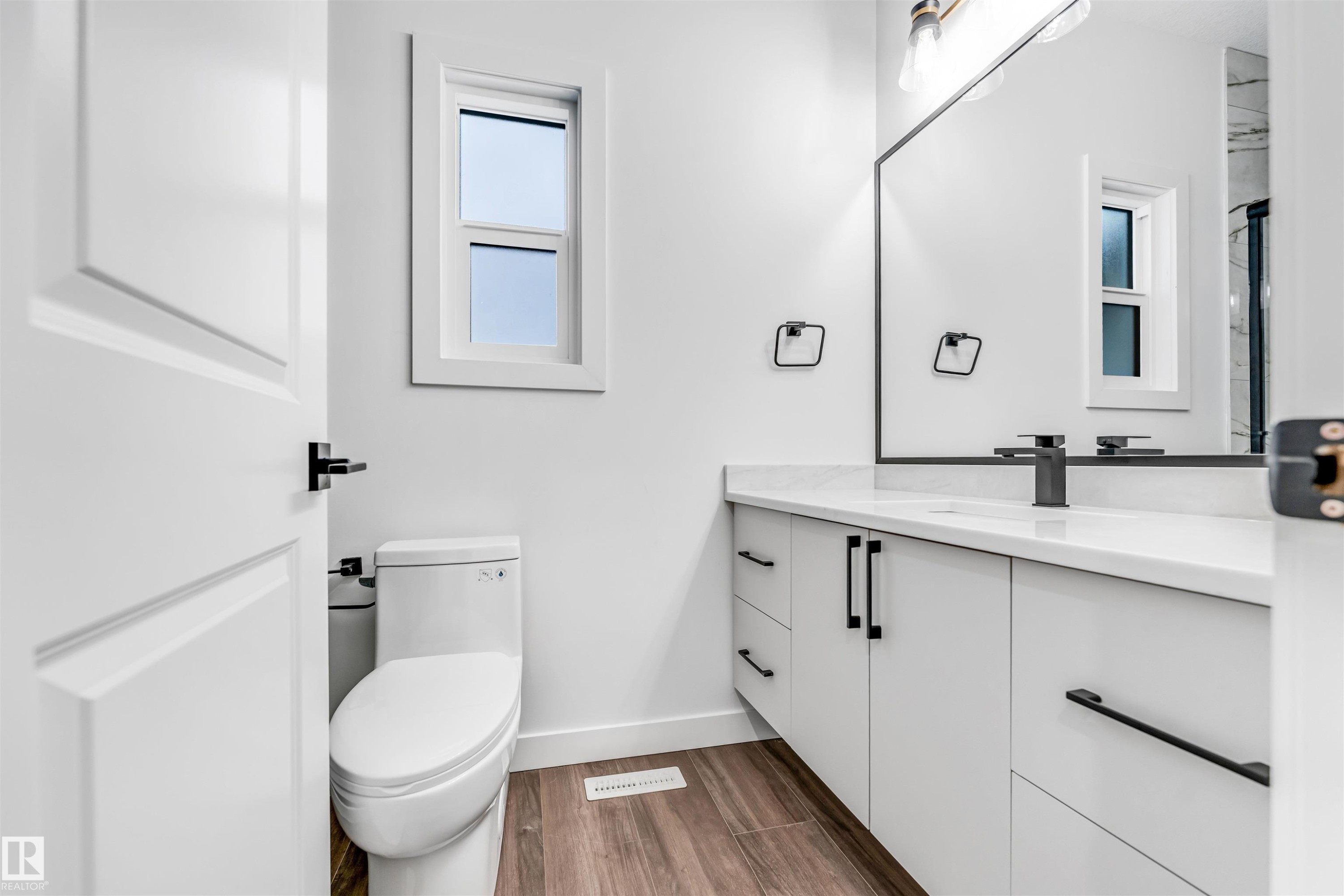 136 Creekside Lane, Leduc, AB - Indoor Photo Showing Bathroom