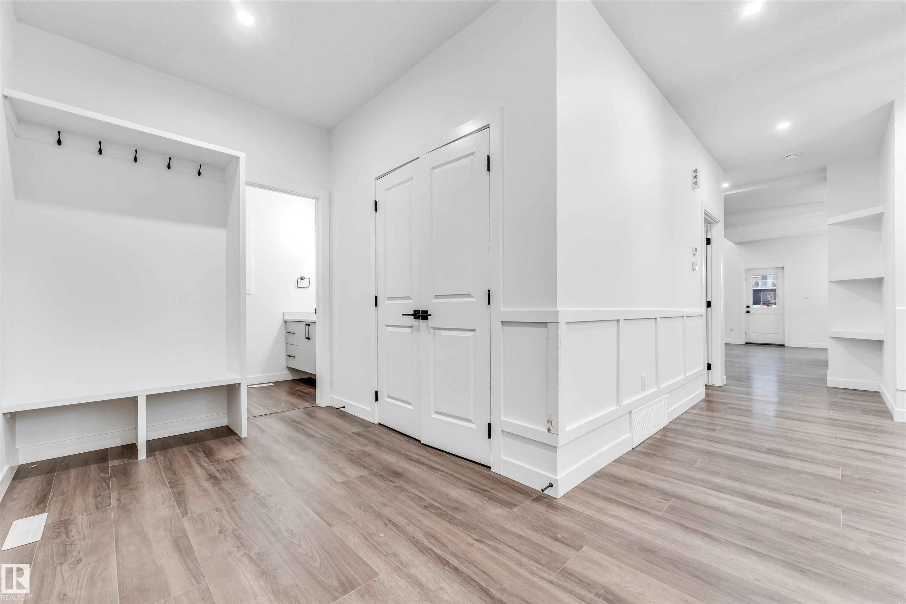 136 Creekside Lane, Leduc, AB - Indoor Photo Showing Other Room