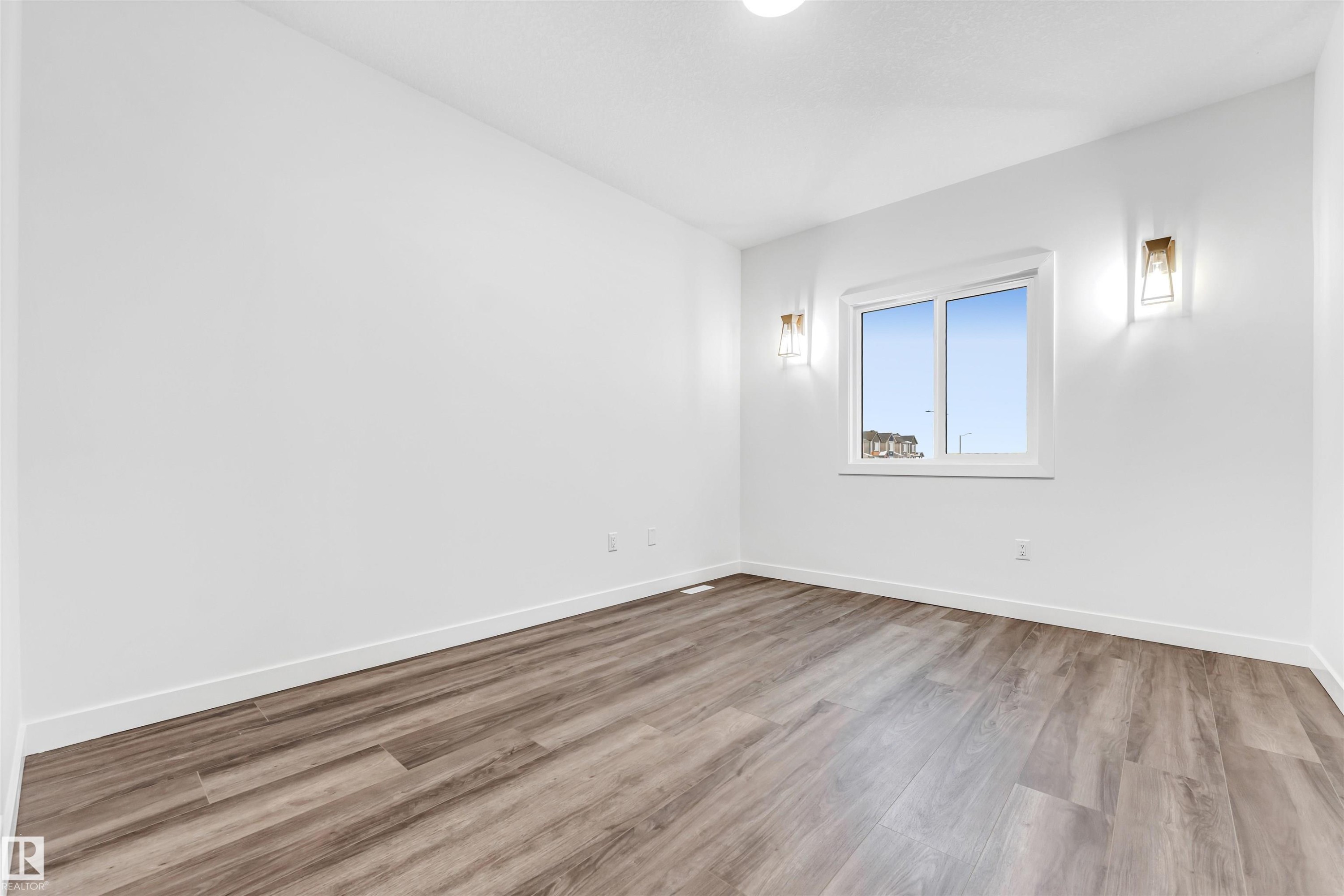 136 Creekside Lane, Leduc, AB - Indoor Photo Showing Other Room