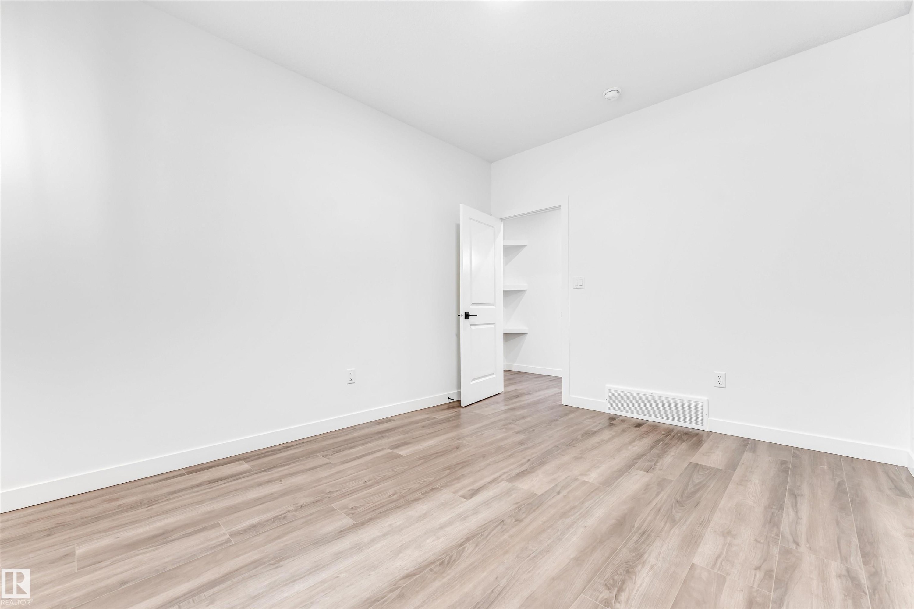 136 Creekside Lane, Leduc, AB - Indoor Photo Showing Other Room