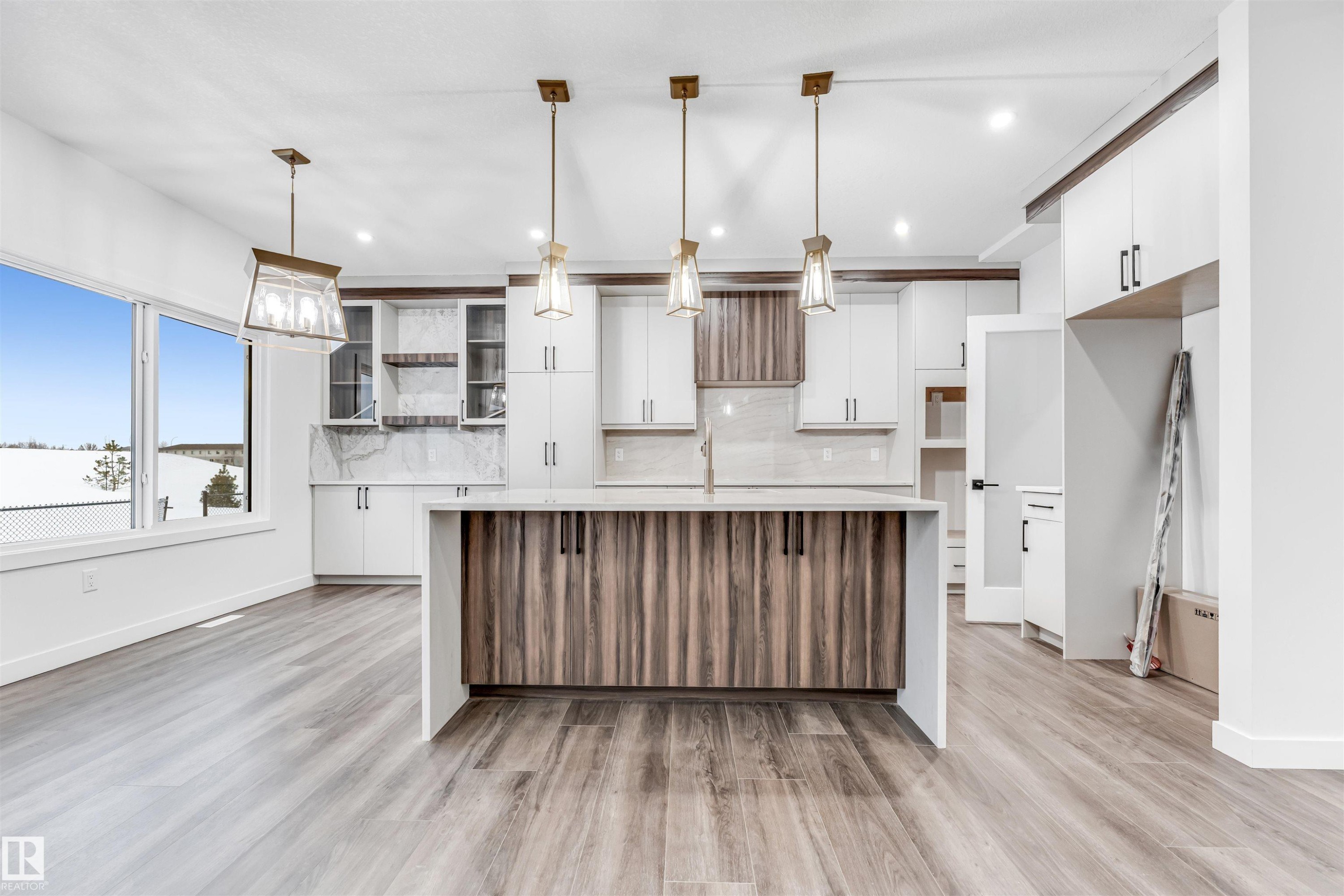 136 Creekside Lane, Leduc, AB - Indoor Photo Showing Kitchen