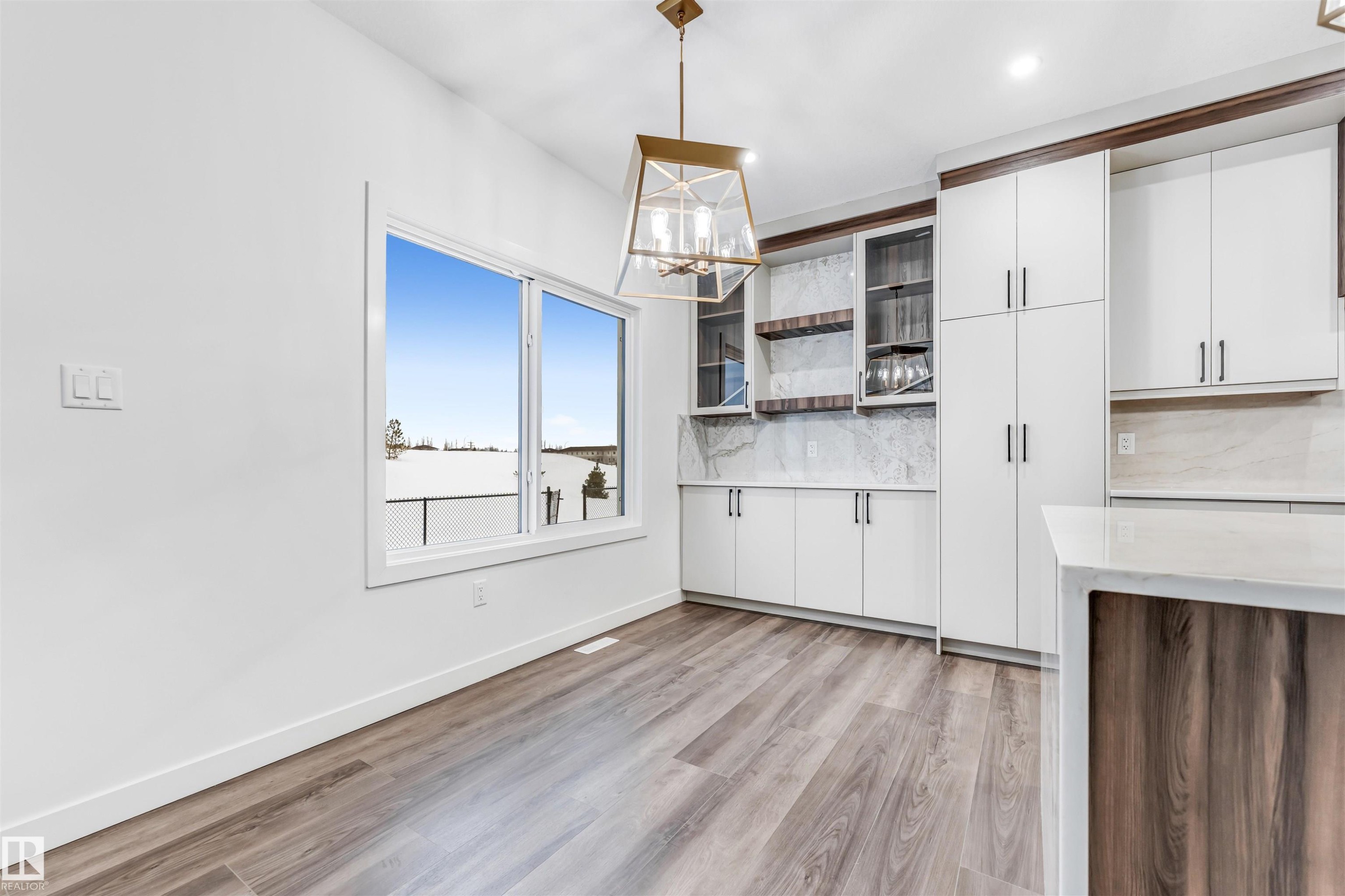 136 Creekside Lane, Leduc, AB - Indoor Photo Showing Other Room