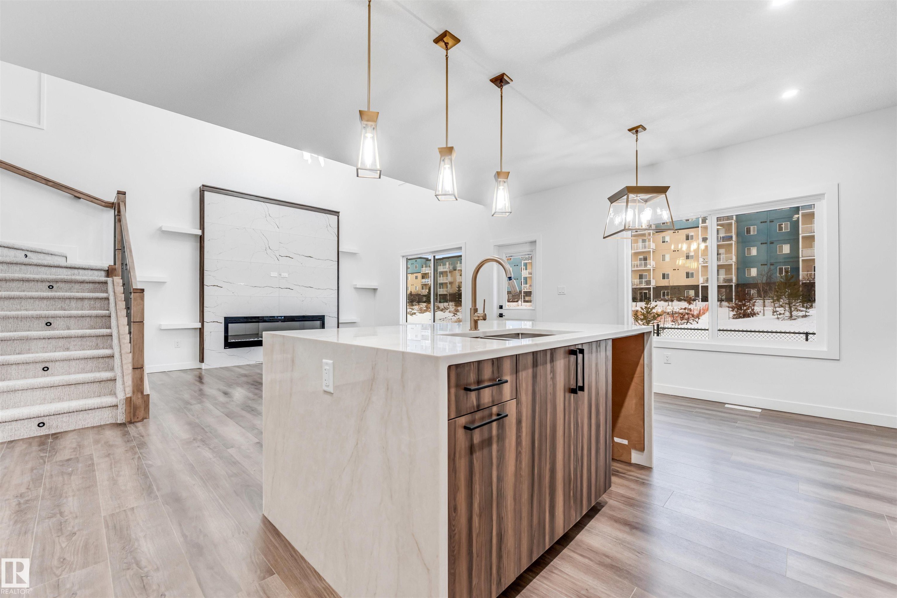 136 Creekside Lane, Leduc, AB - Indoor Photo Showing Kitchen With Upgraded Kitchen