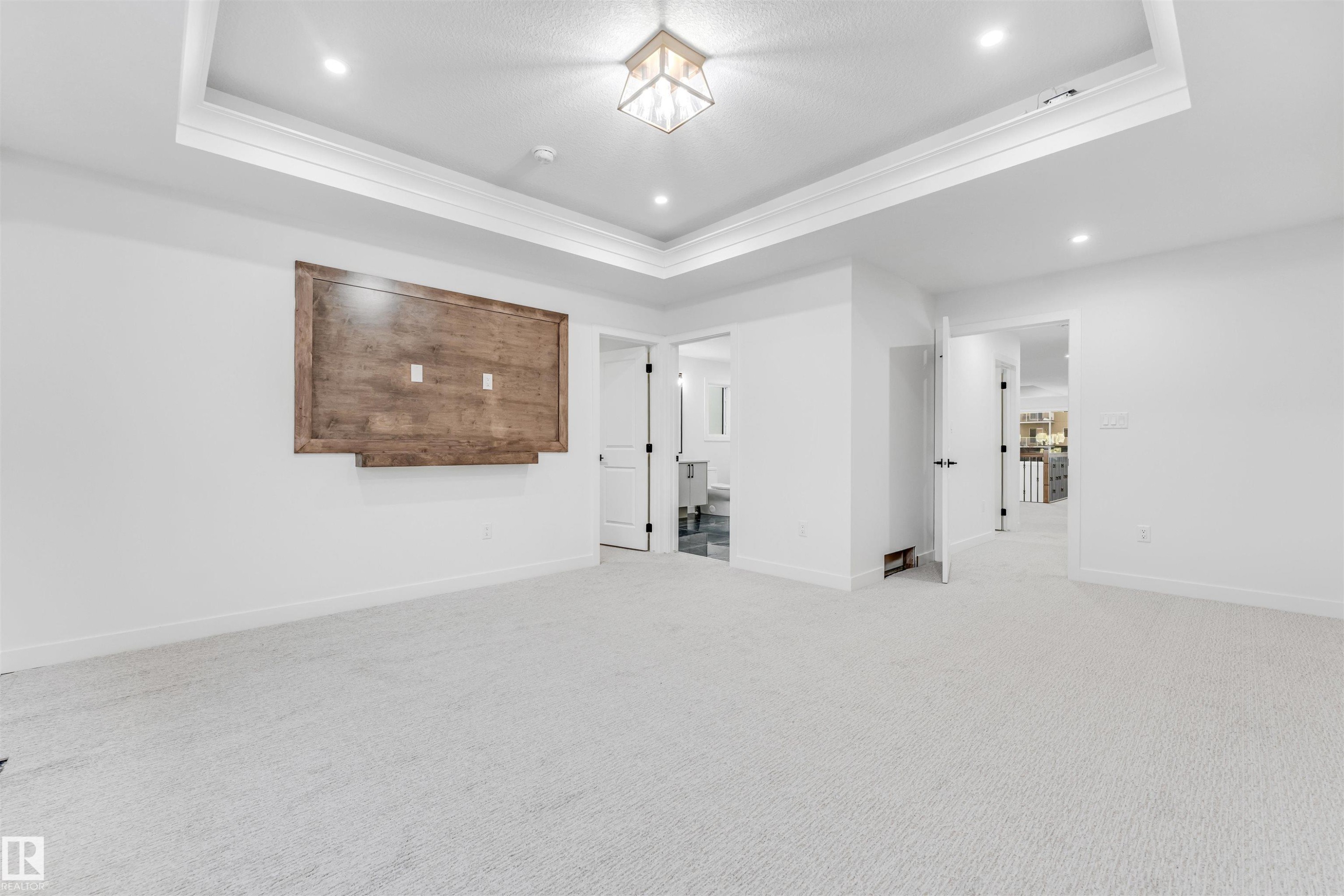 136 Creekside Lane, Leduc, AB - Indoor Photo Showing Other Room