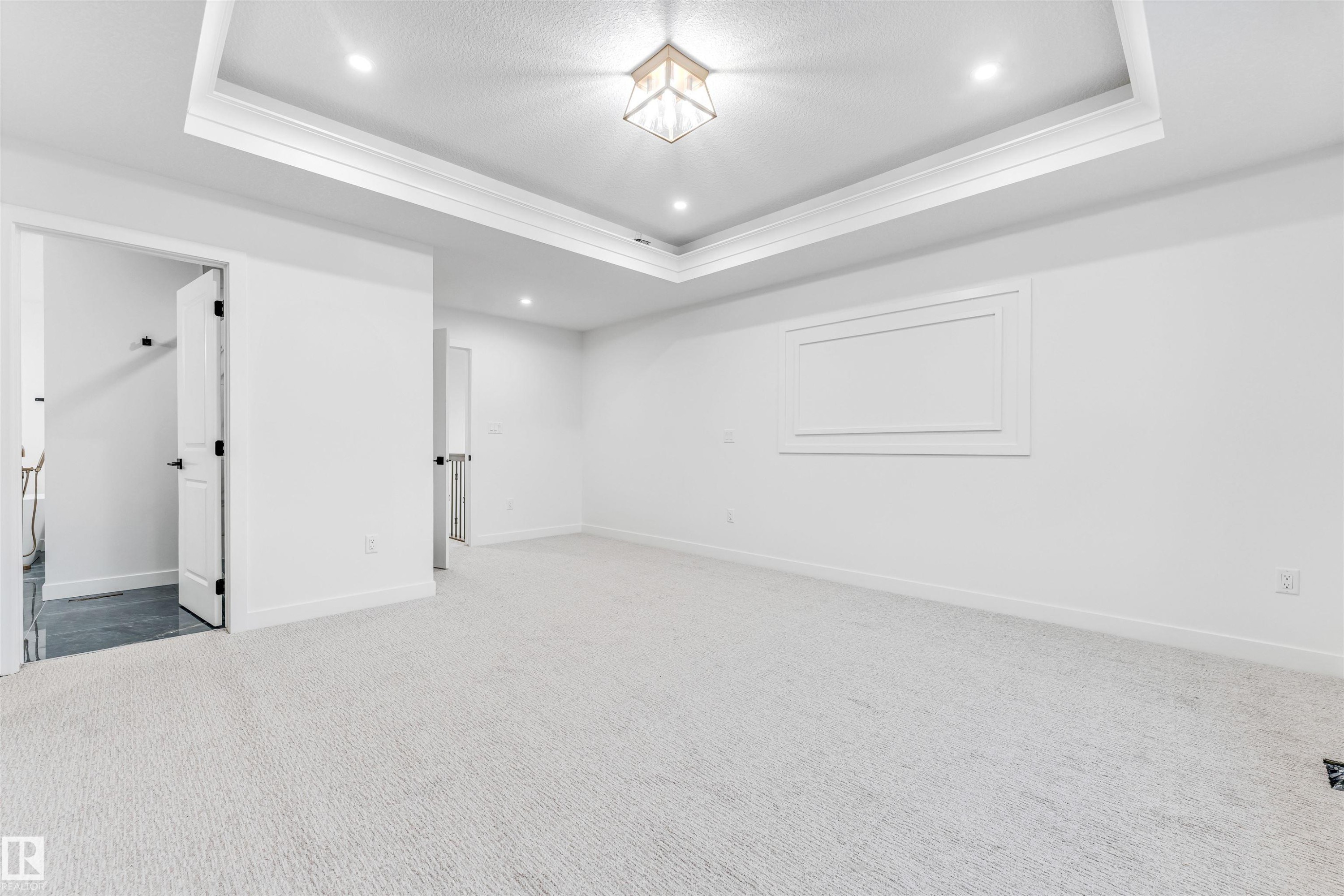 136 Creekside Lane, Leduc, AB - Indoor Photo Showing Other Room