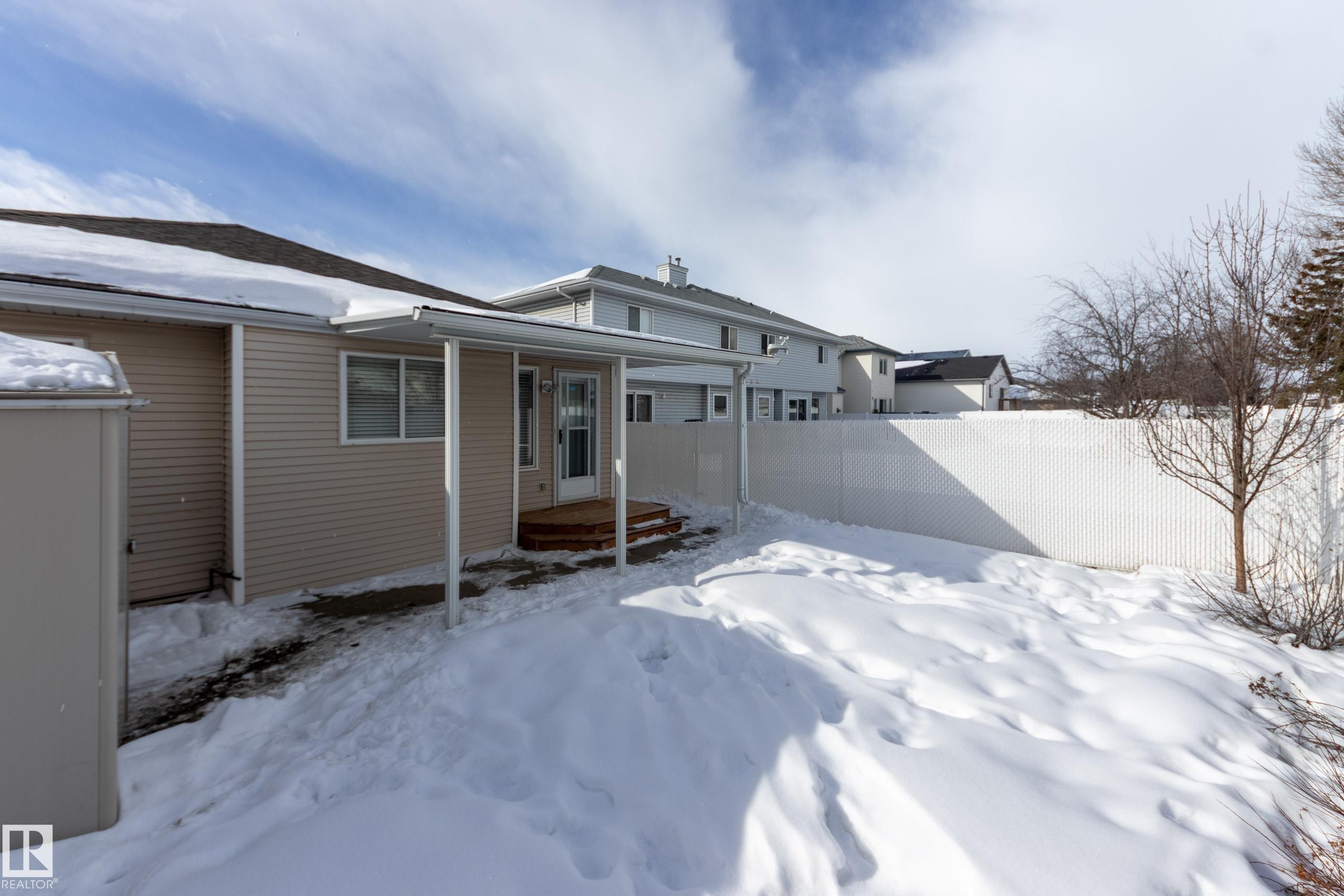 View of snow covered rear of property - 9916 178 Avenue, Edmonton, AB - Outdoor