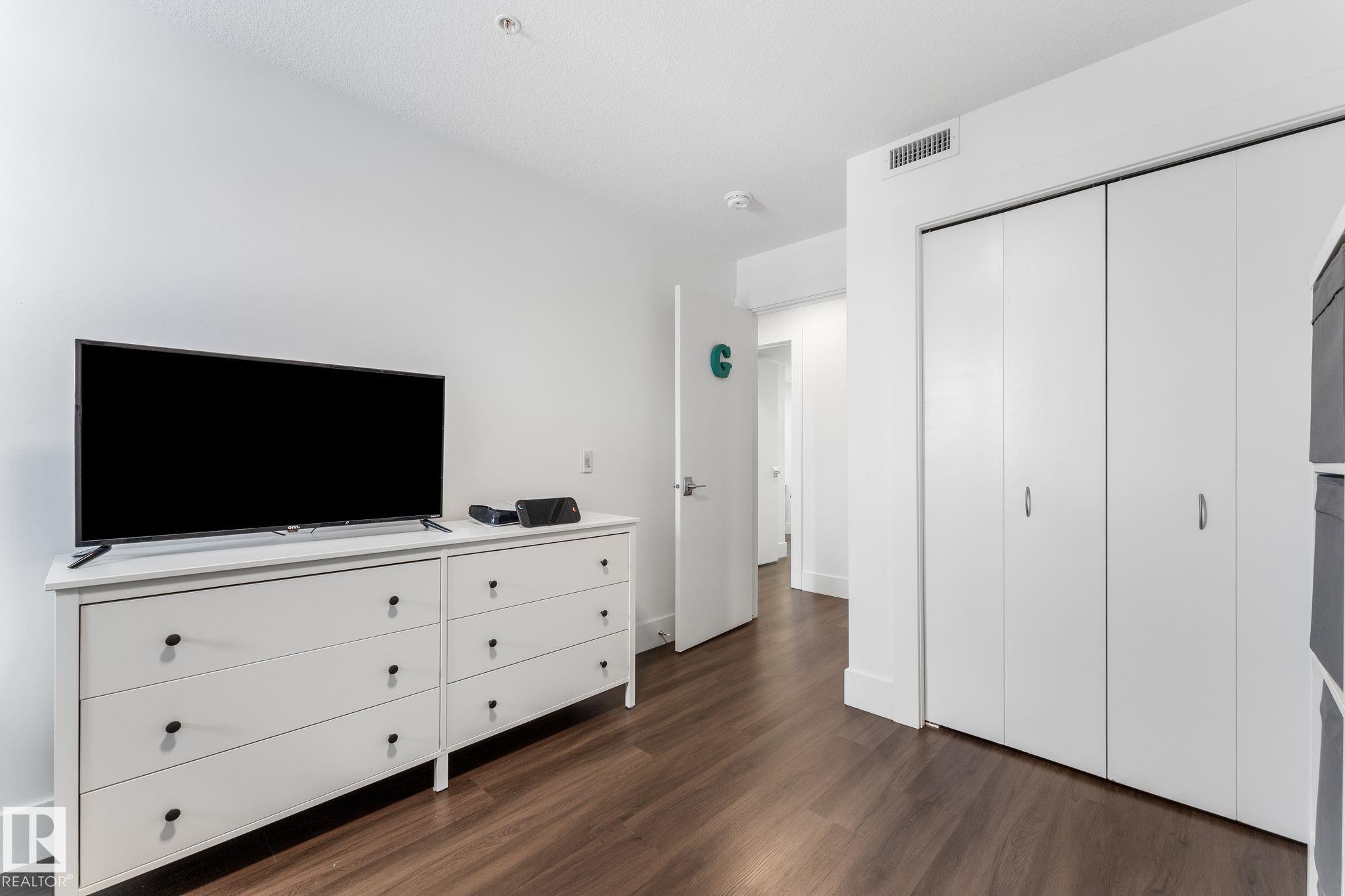302 9504 182 Street, Edmonton, AB - Indoor