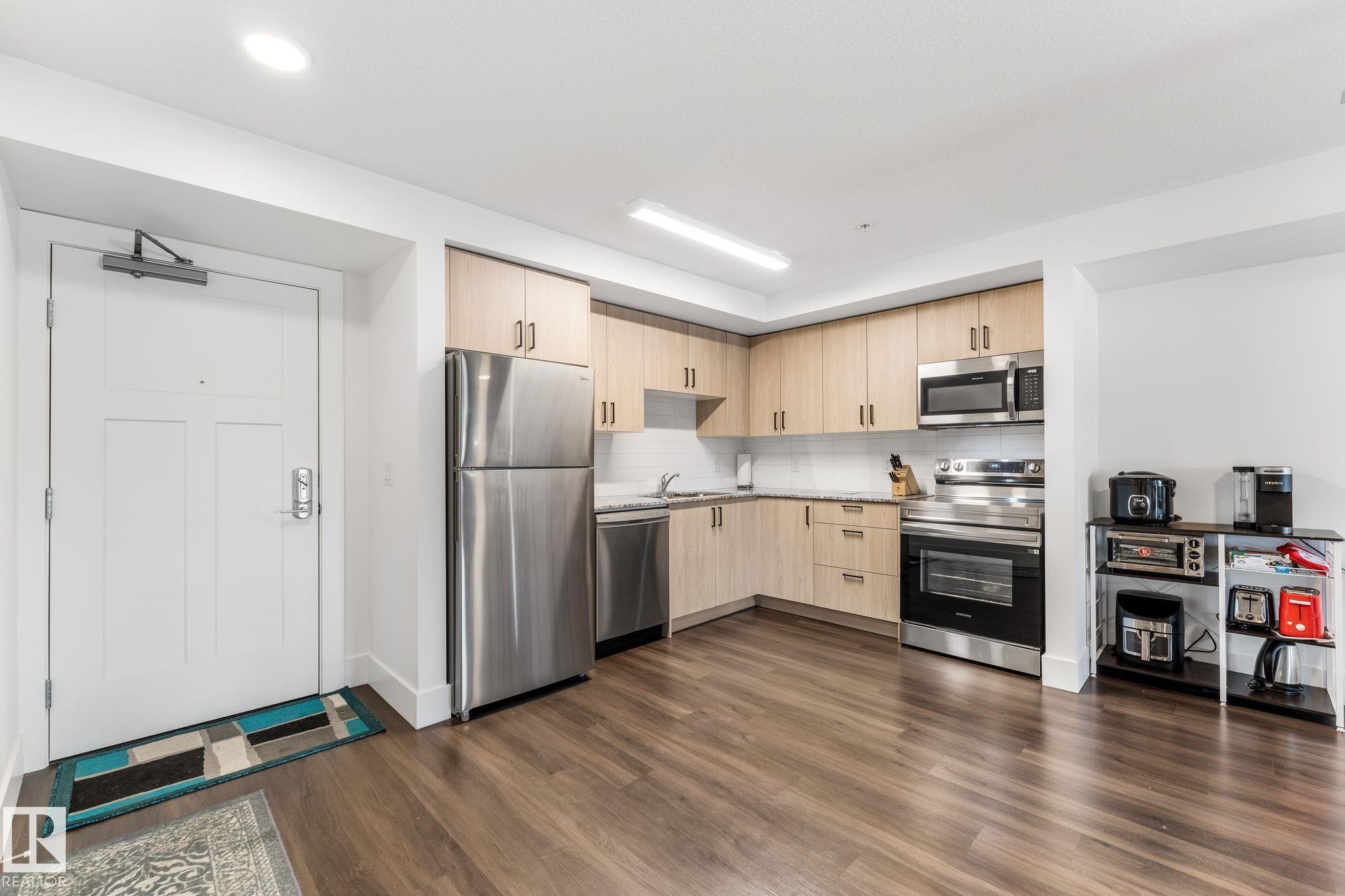 302 9504 182 Street, Edmonton, AB - Indoor Photo Showing Kitchen