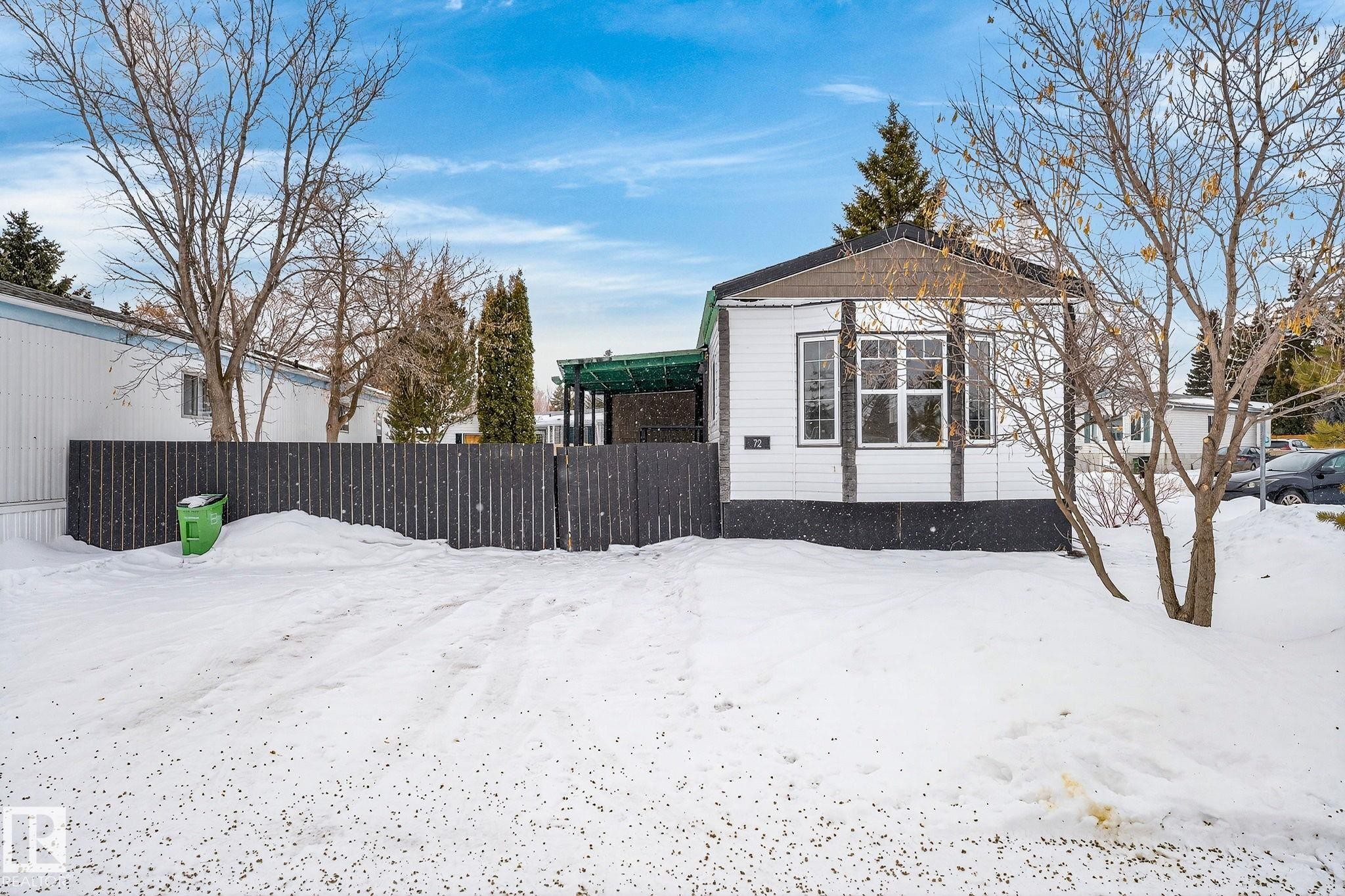 View of snow covered exterior - 72 Evergreen Park, Edmonton, AB - Outdoor