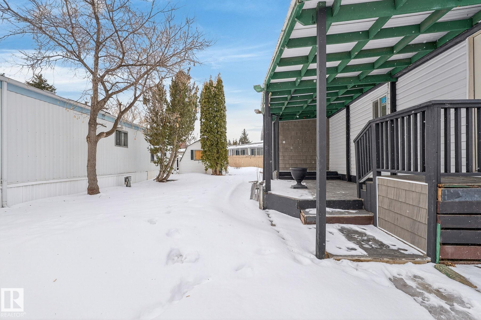 View of yard covered in snow - 72 Evergreen Park, Edmonton, AB - Outdoor