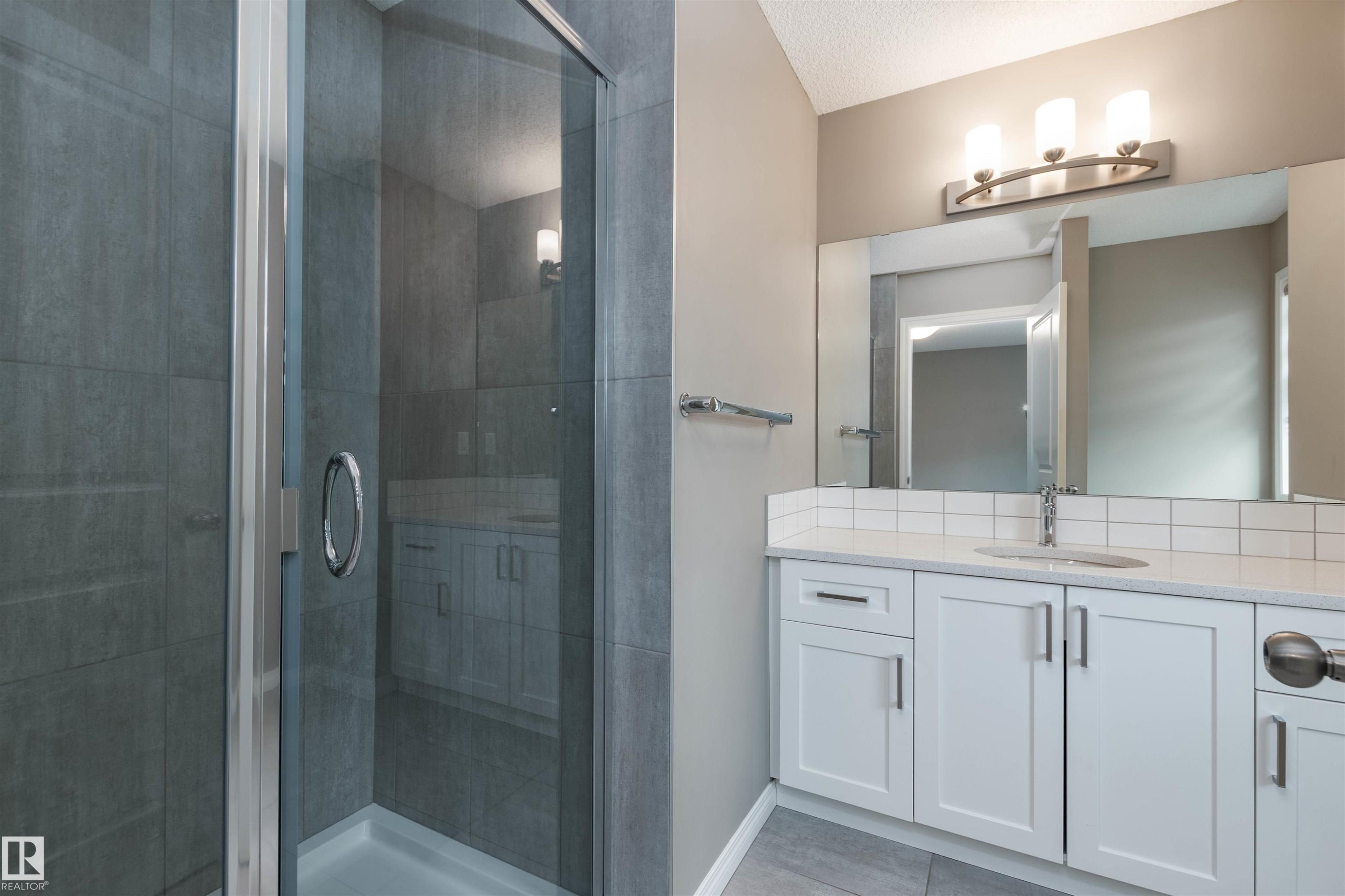 105 2072 Wonnacott Way, Edmonton, AB - Indoor Photo Showing Bathroom