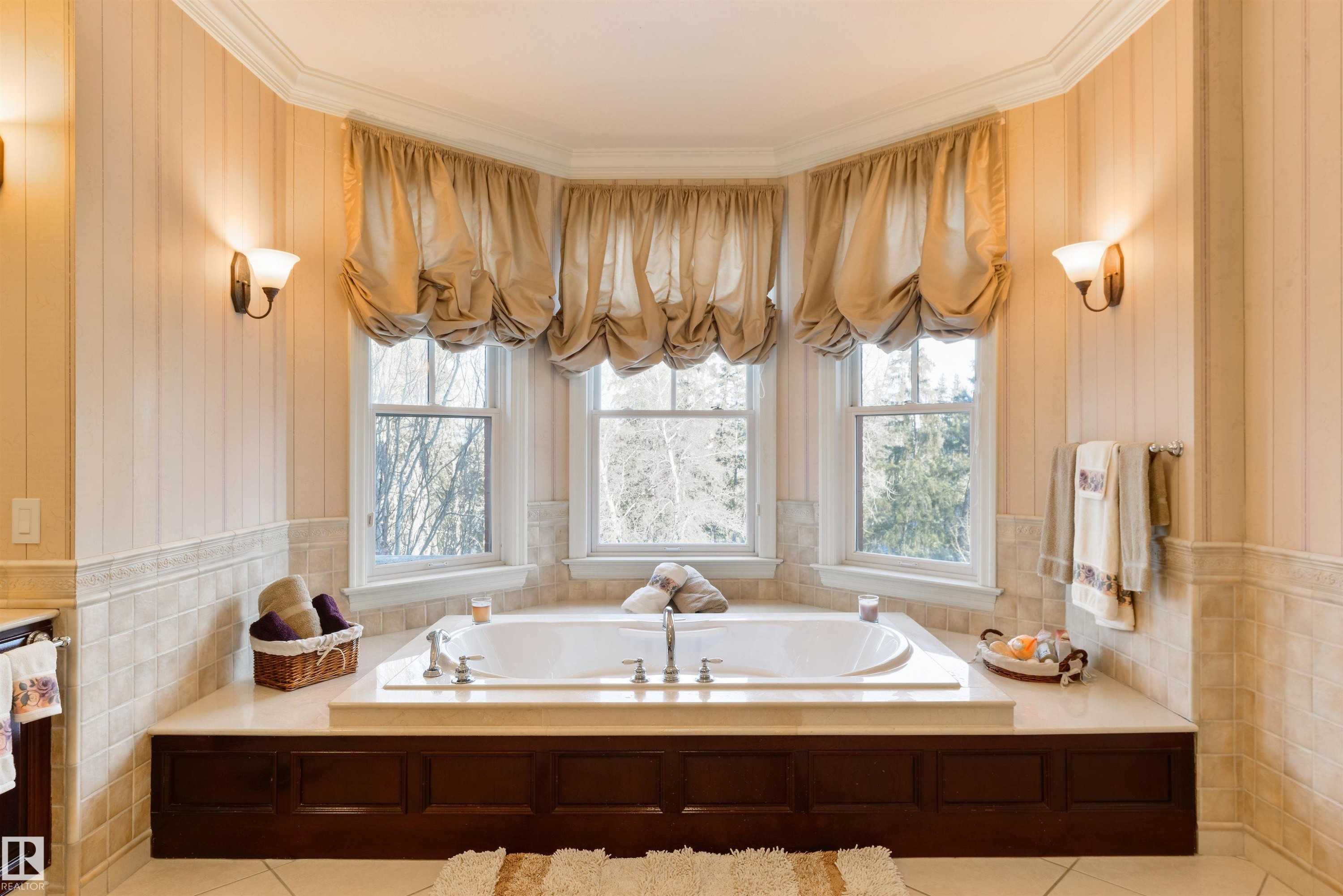 108 Westbrook Drive, Edmonton, AB - Indoor Photo Showing Bathroom