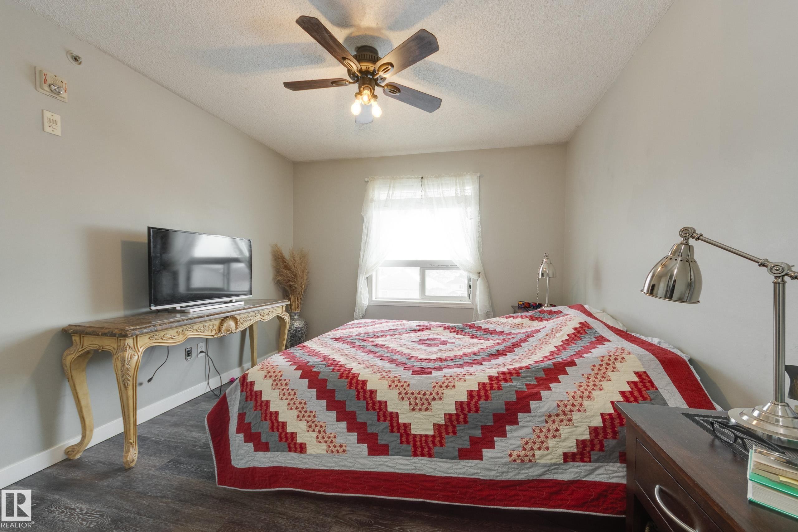 2412 9357 Simpson Drive, Edmonton, AB - Indoor Photo Showing Bedroom