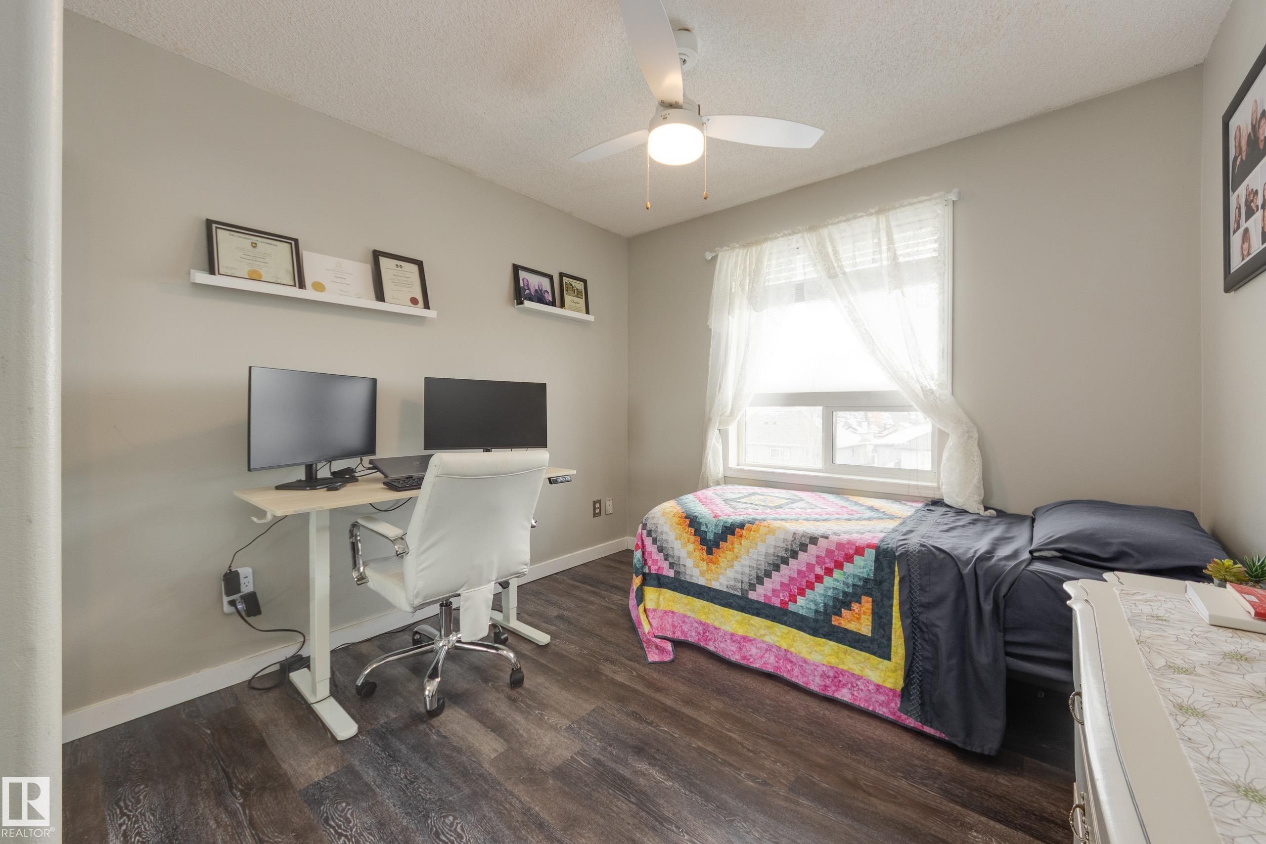 2412 9357 Simpson Drive, Edmonton, AB - Indoor Photo Showing Bedroom