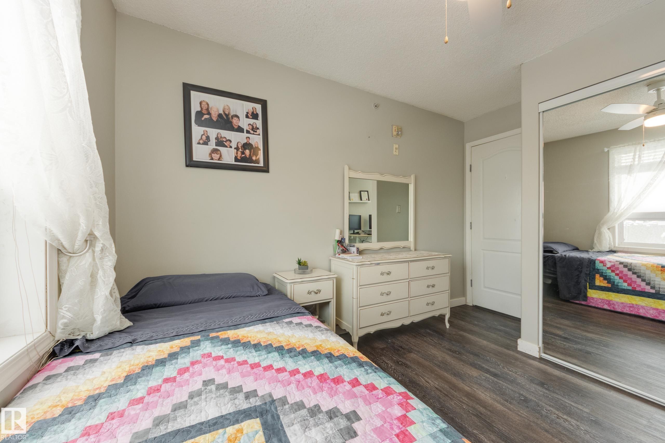 2412 9357 Simpson Drive, Edmonton, AB - Indoor Photo Showing Bedroom