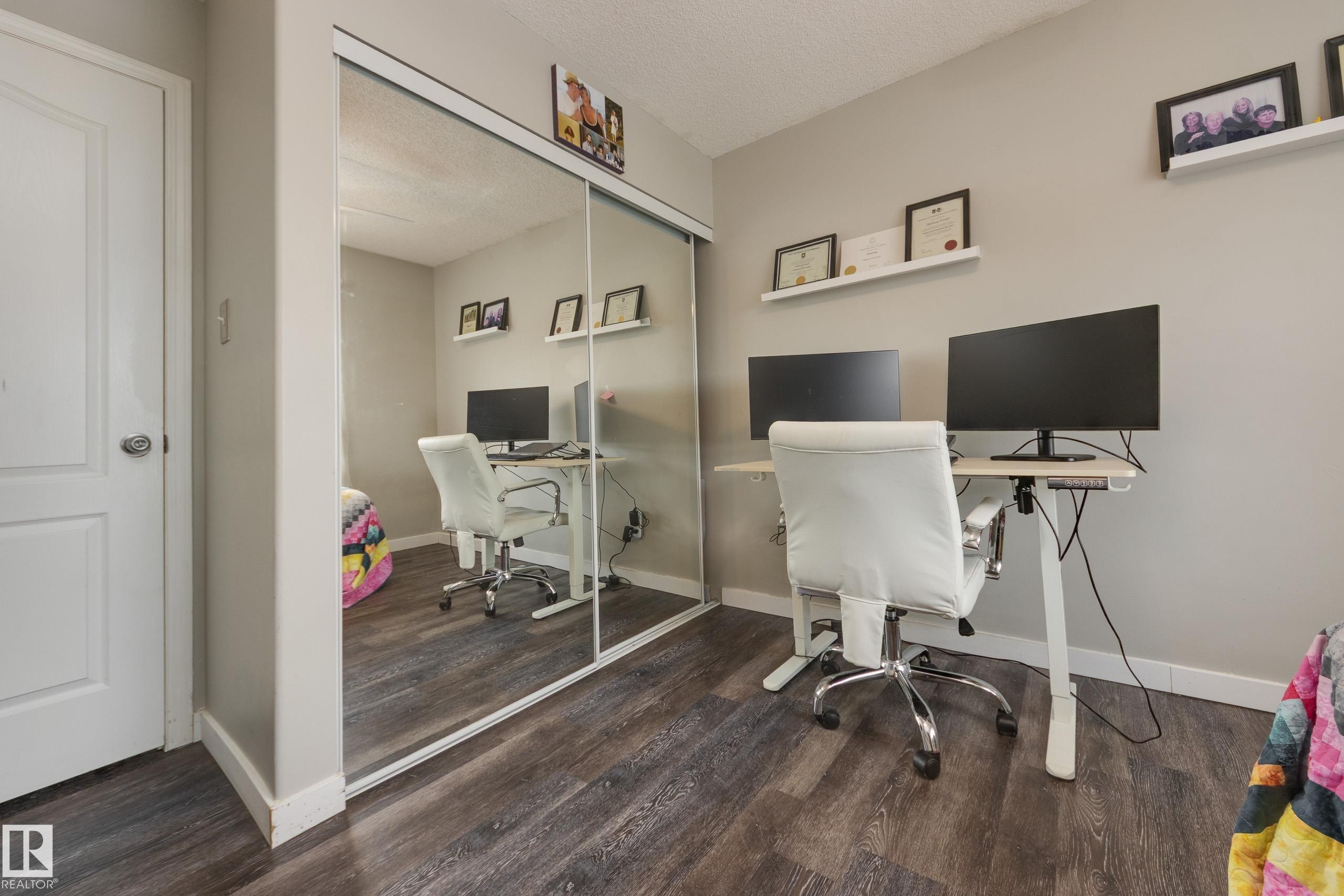 2412 9357 Simpson Drive, Edmonton, AB - Indoor Photo Showing Office