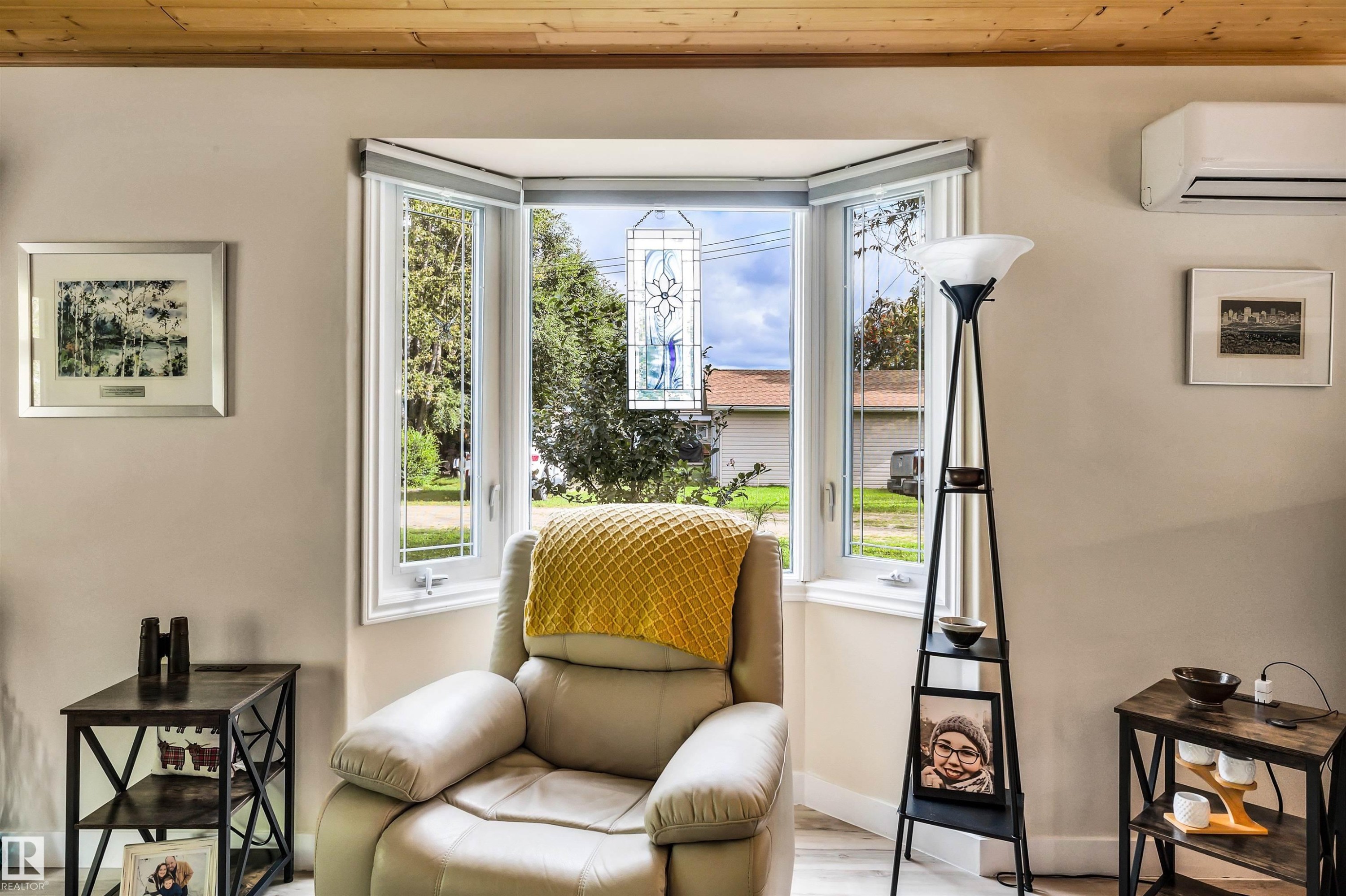 605 6St. Ross Haven, Rural Lac Ste. Anne County, AB - Indoor