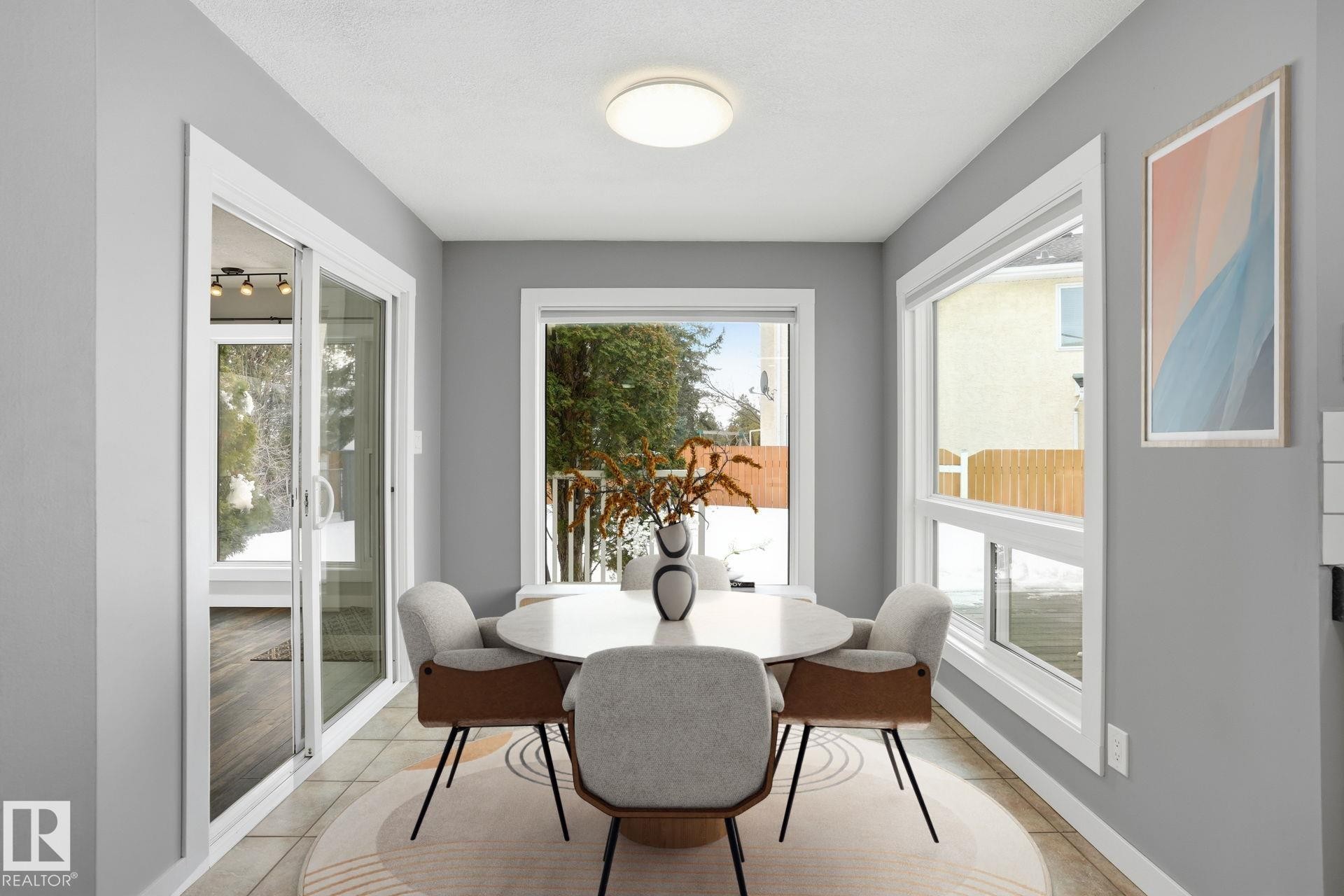 11019 10 Avenue, Edmonton, AB - Indoor