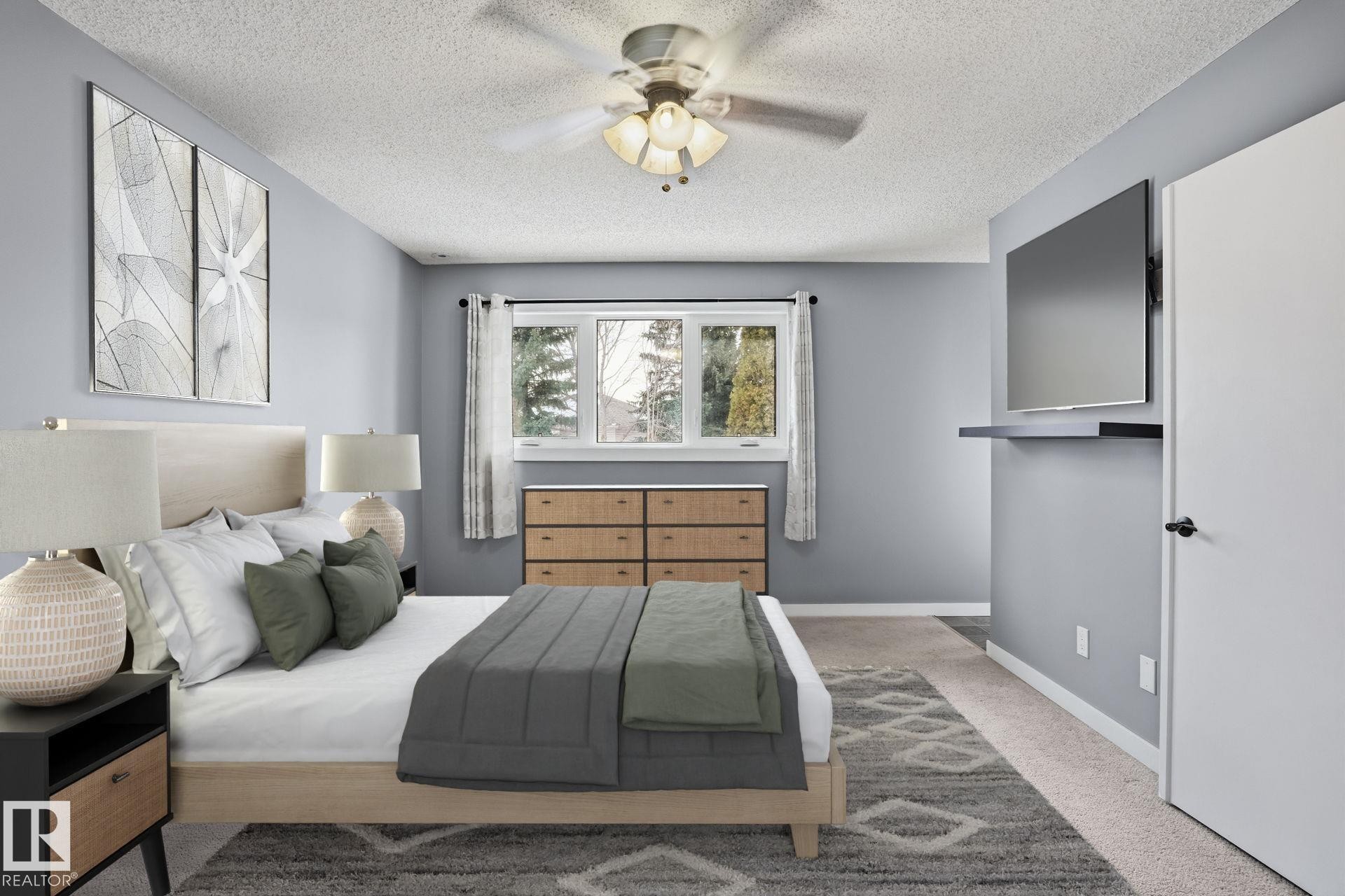 11019 10 Avenue, Edmonton, AB - Indoor Photo Showing Bedroom