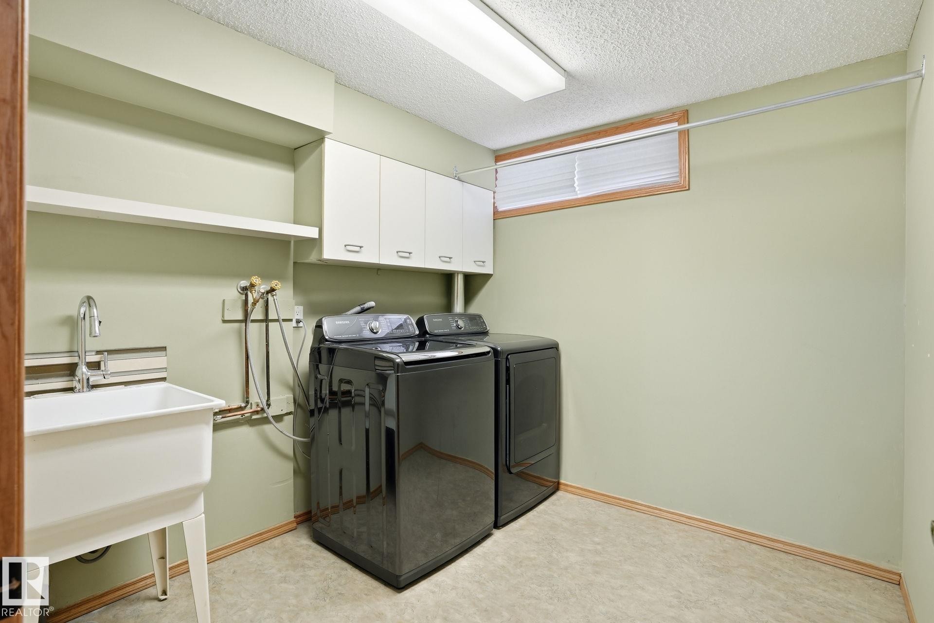 11019 10 Avenue, Edmonton, AB - Indoor Photo Showing Laundry Room