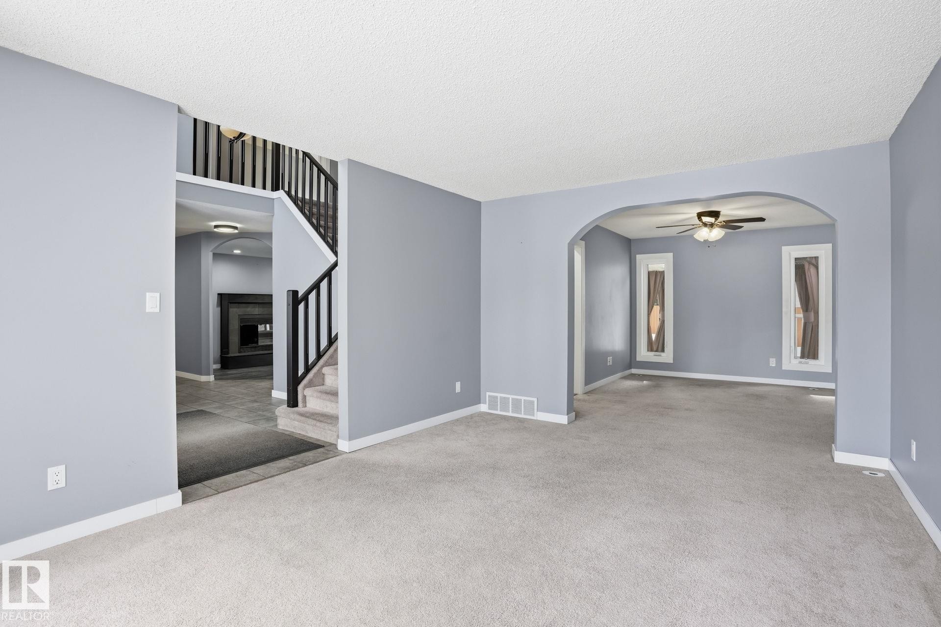 11019 10 Avenue, Edmonton, AB - Indoor Photo Showing Other Room