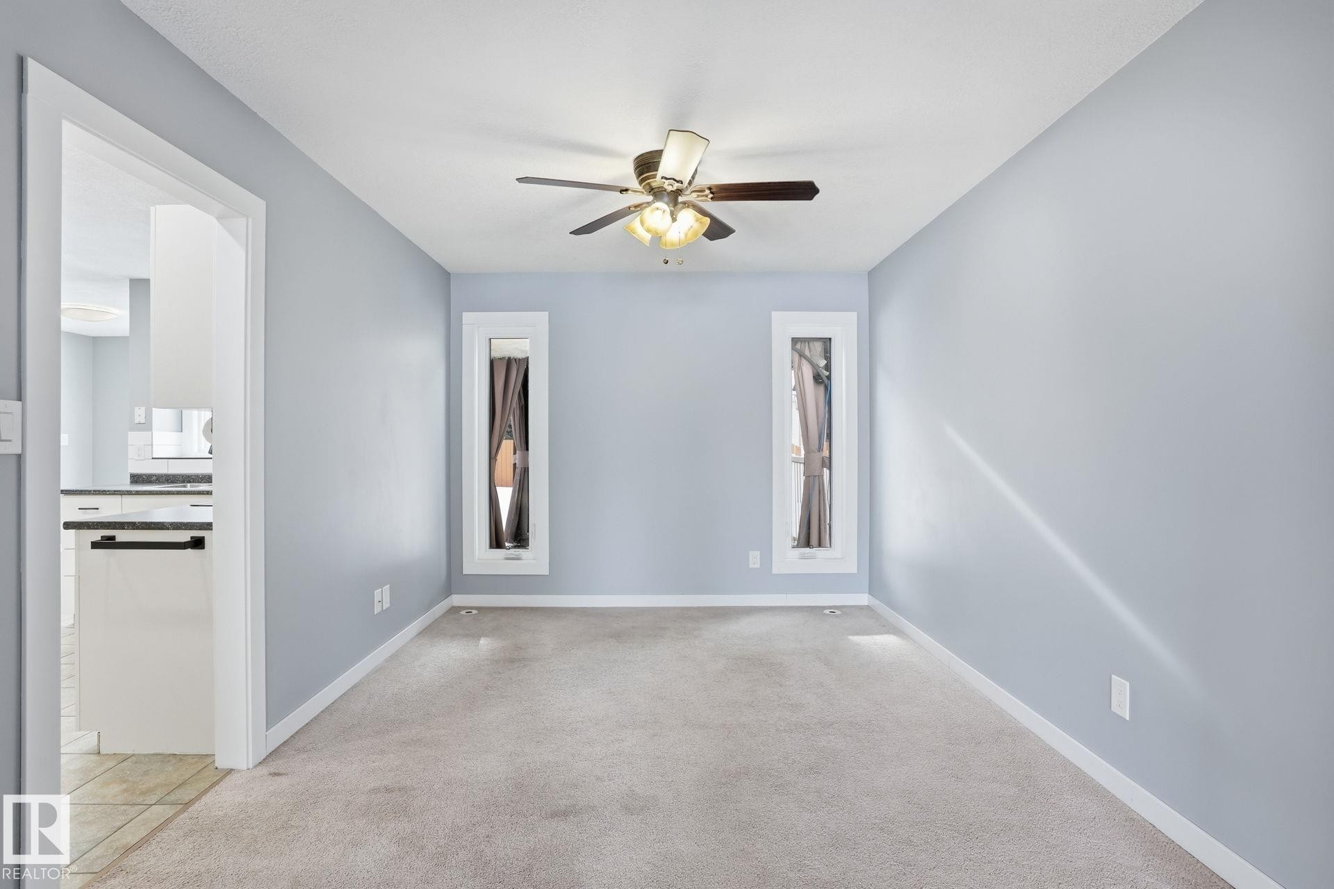 11019 10 Avenue, Edmonton, AB - Indoor Photo Showing Other Room