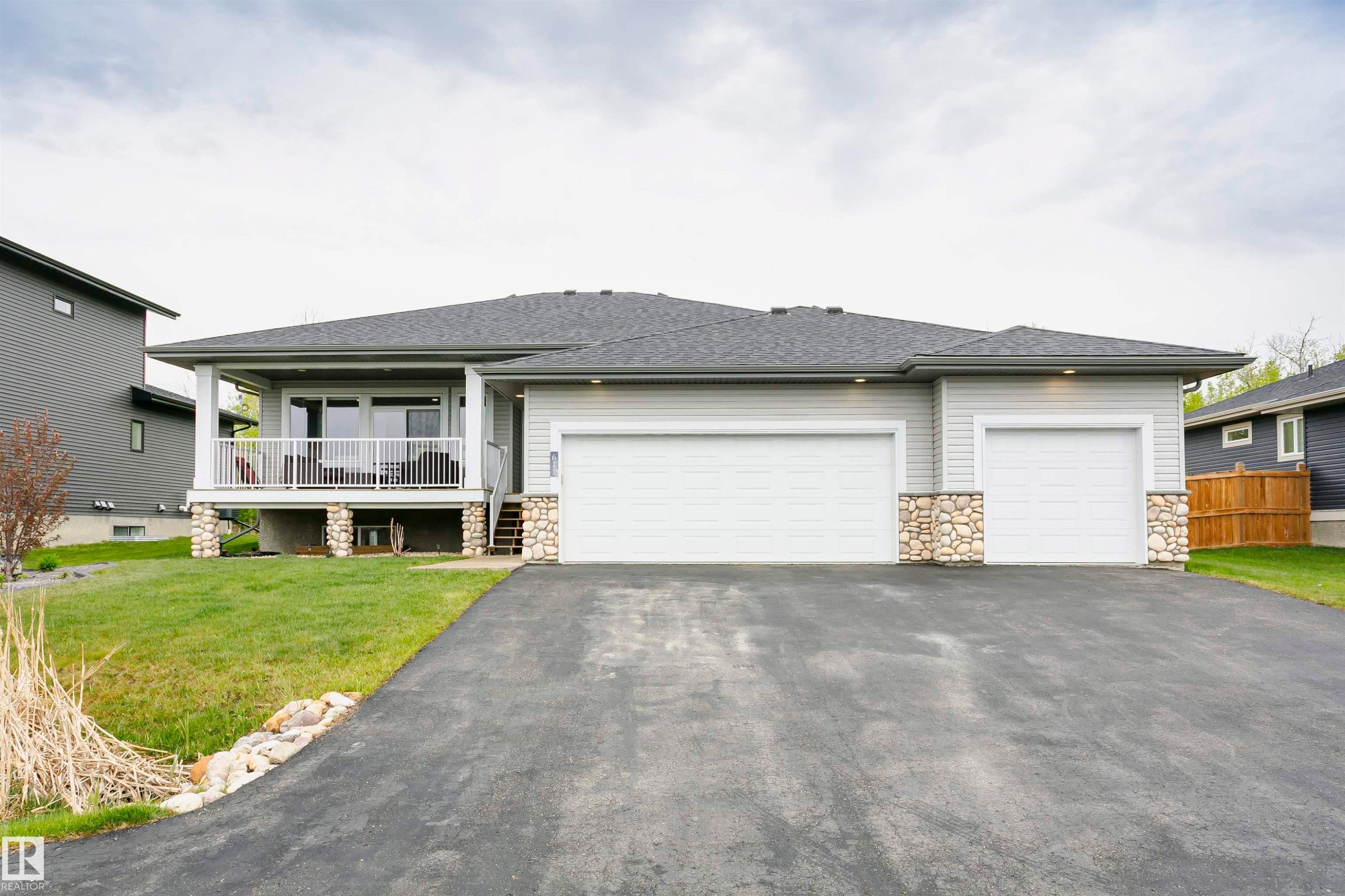 611 55101 Ste Anne Trail, Rural Lac Ste. Anne County, AB - Outdoor With Facade