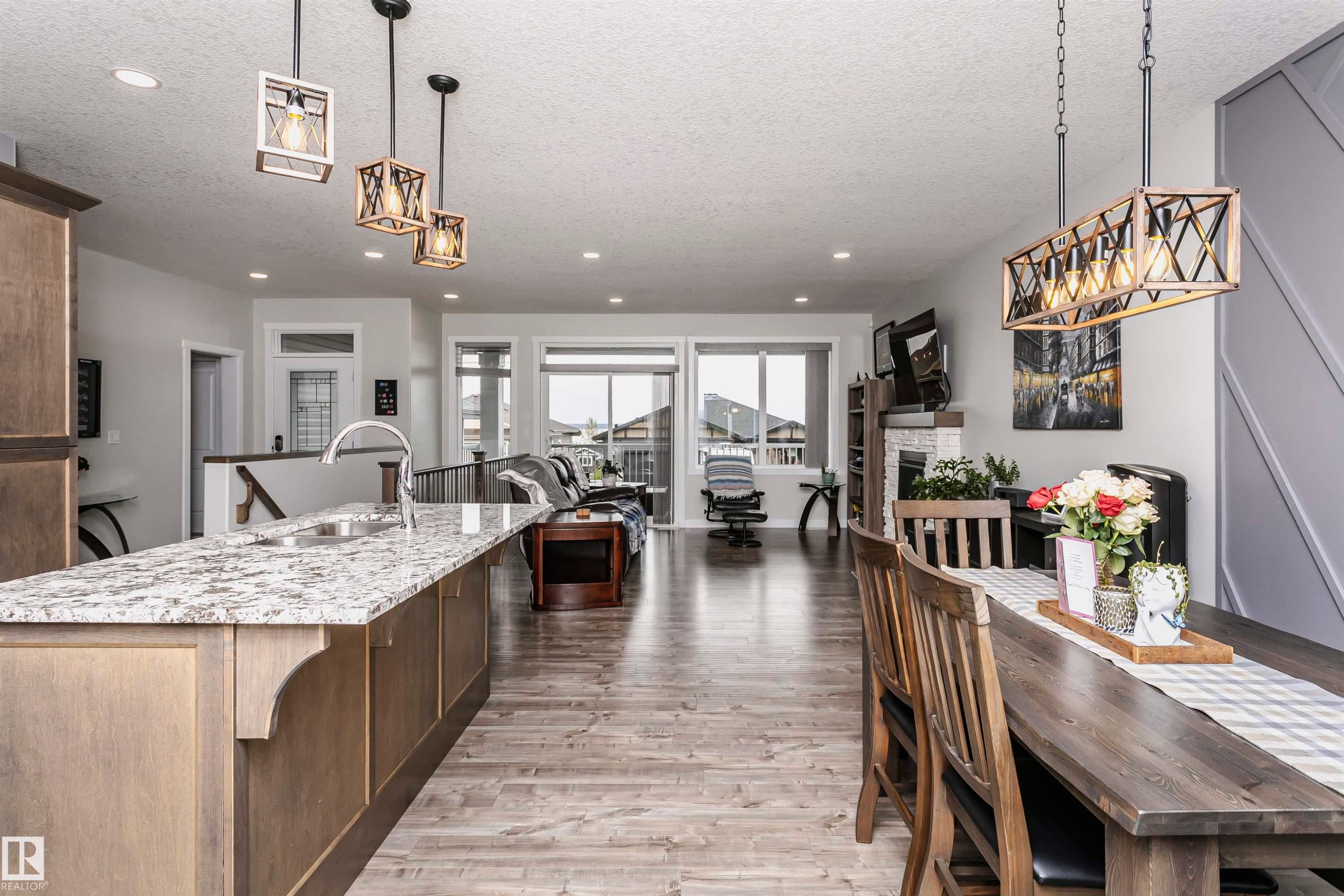 611 55101 Ste Anne Trail, Rural Lac Ste. Anne County, AB - Indoor Photo Showing Dining Room