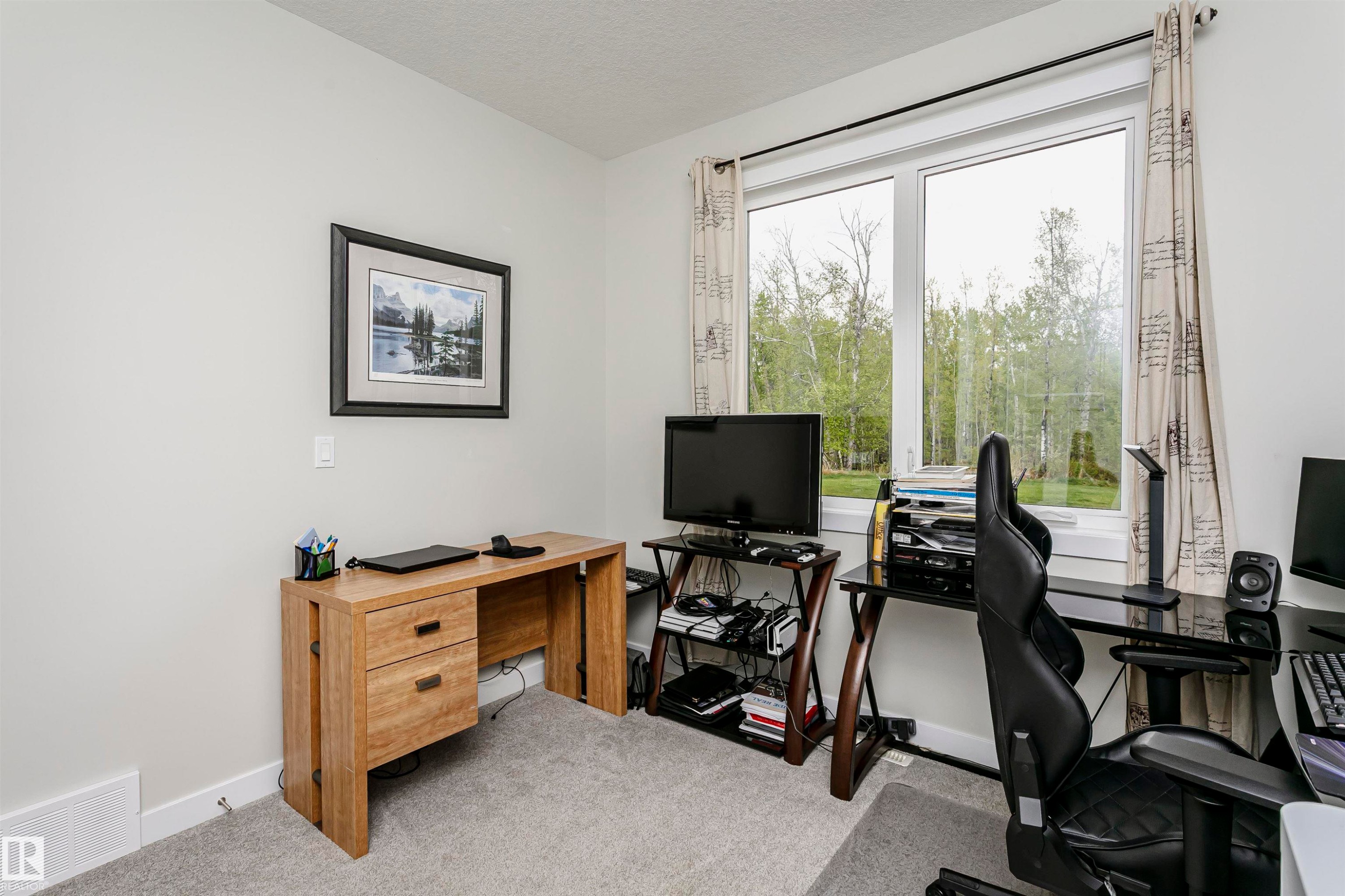 611 55101 Ste Anne Trail, Rural Lac Ste. Anne County, AB - Indoor Photo Showing Office