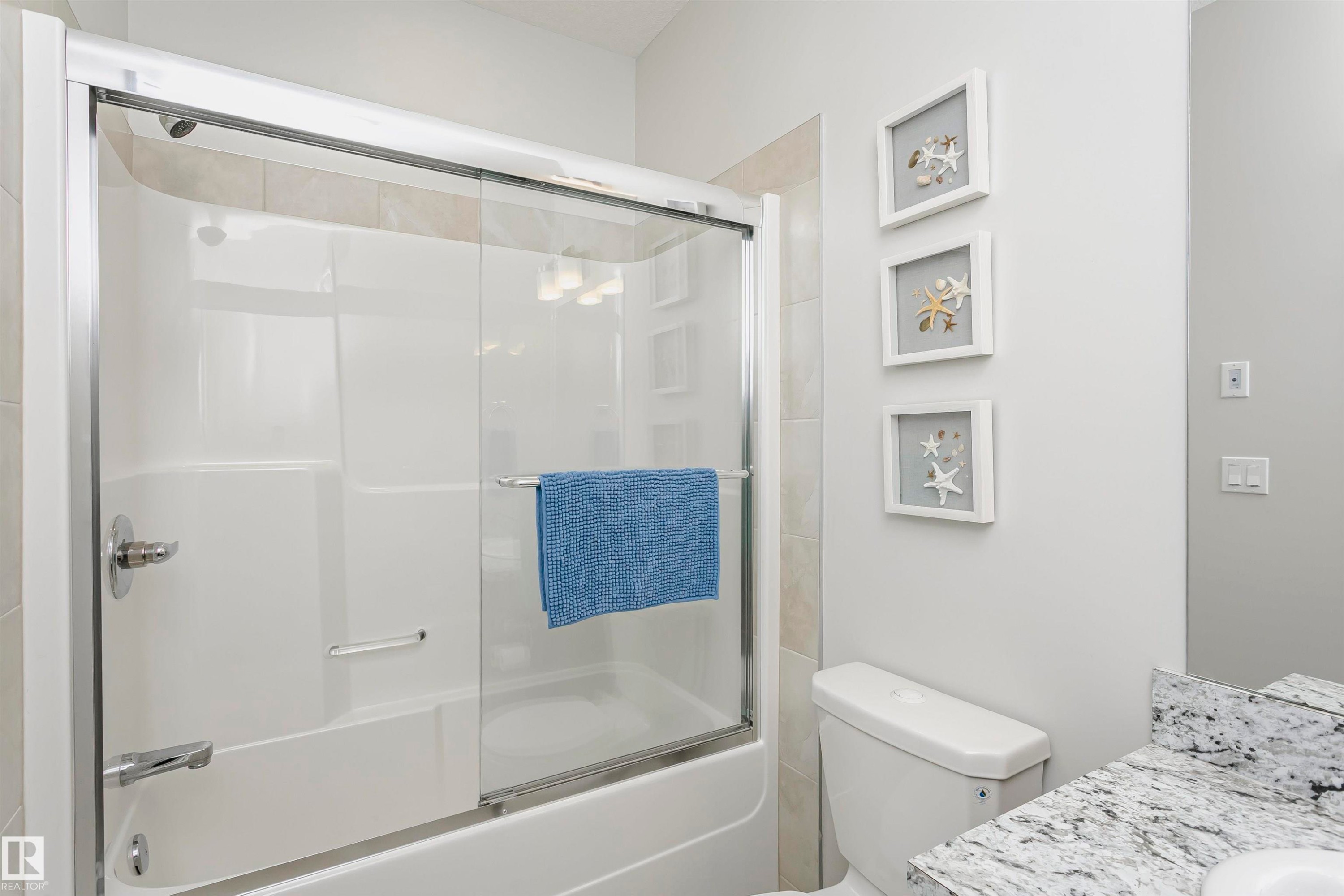 611 55101 Ste Anne Trail, Rural Lac Ste. Anne County, AB - Indoor Photo Showing Bathroom