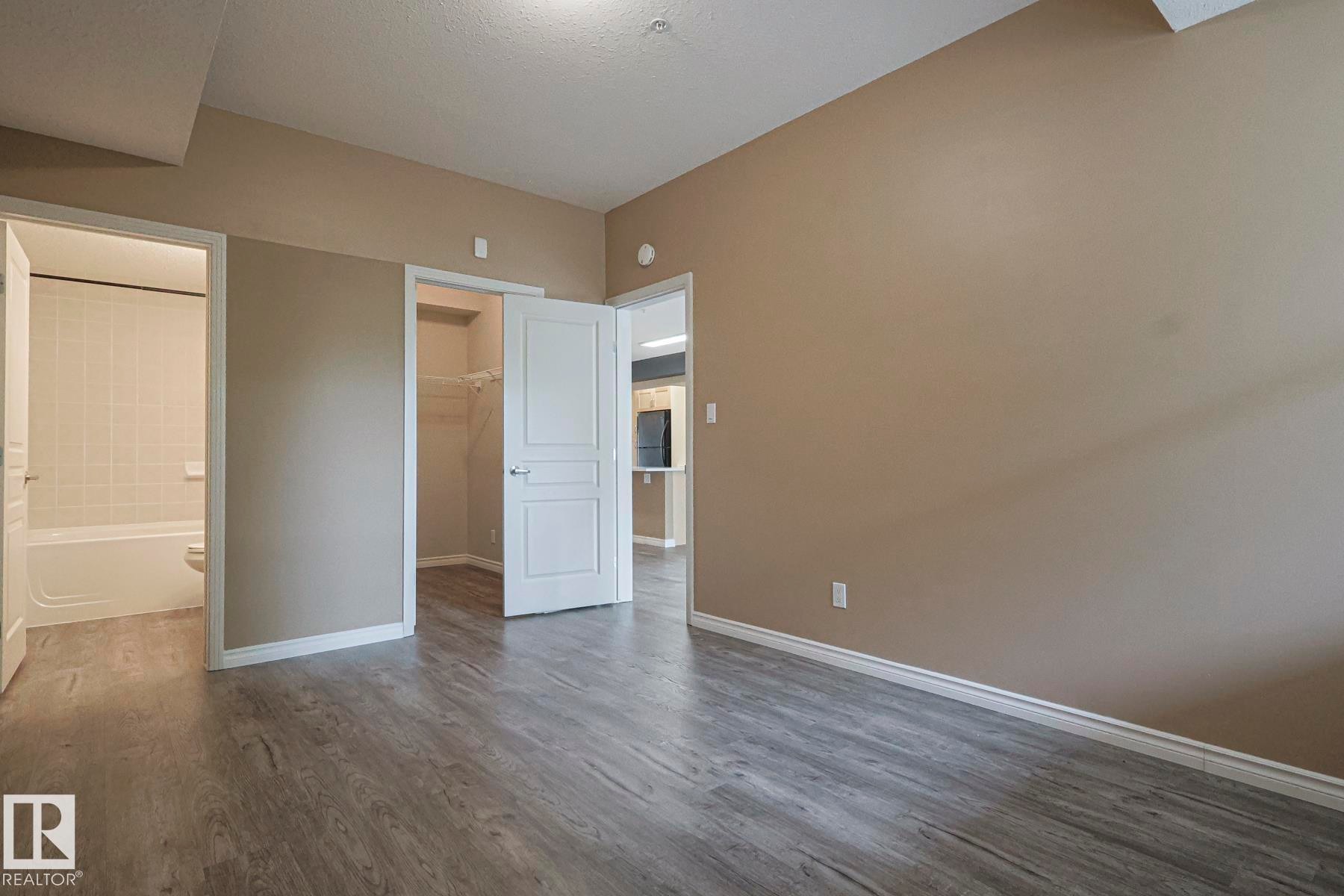113 9507 101 Avenue, Edmonton, AB - Indoor Photo Showing Other Room