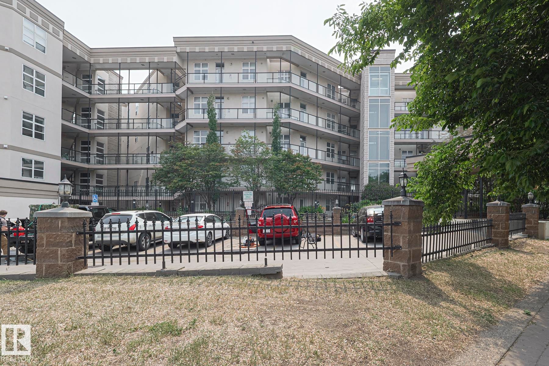 113 9507 101 Avenue, Edmonton, AB - Outdoor